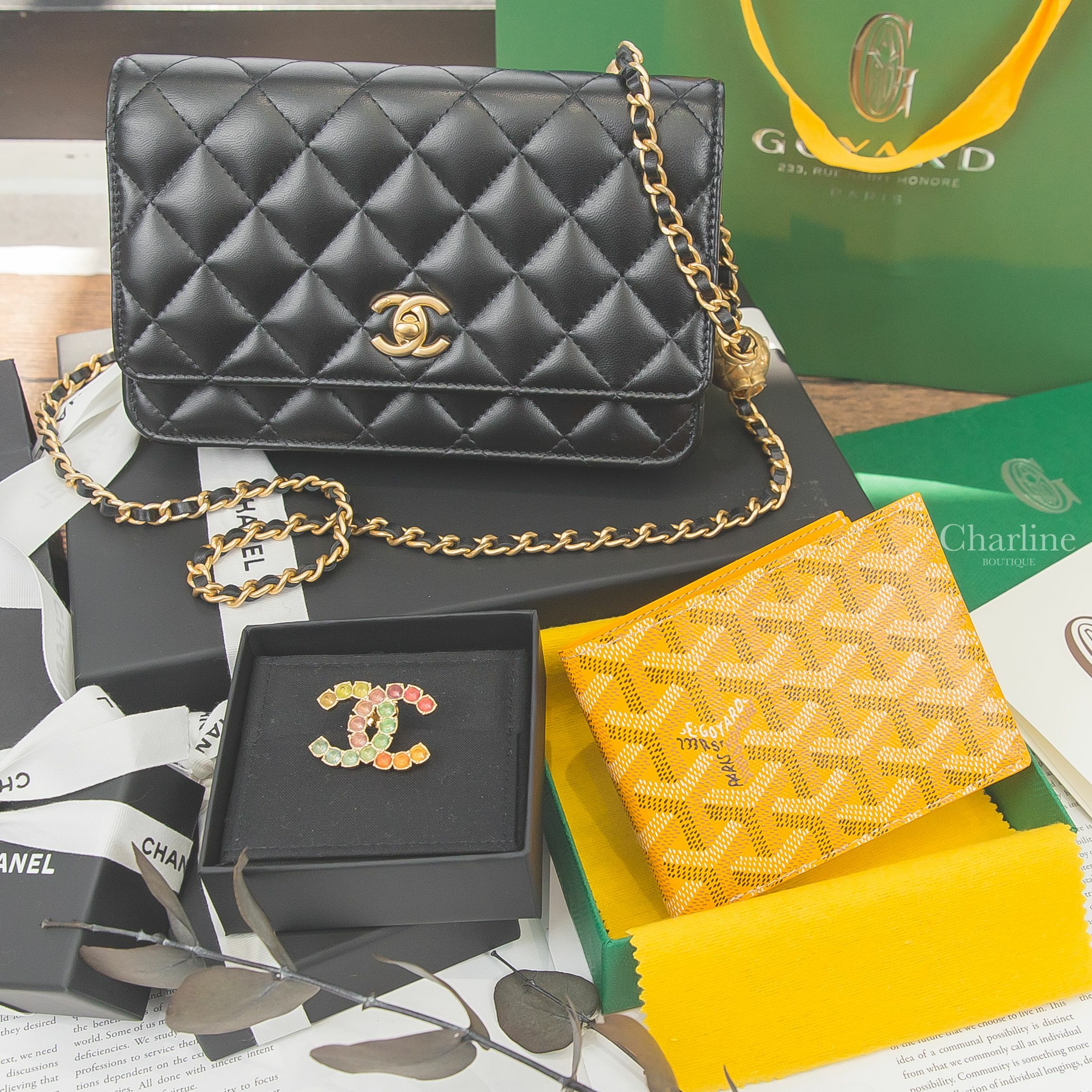 Goyard Victoire Wallet 黃色小牛皮短夾,Chanel Brooch 金色彩色水鑽CC胸針,Chanel Wallet On Chain 黑色金CC金色小珠鍊帶小羊皮菱格紋肩背包-Charline Boutique 精品代購