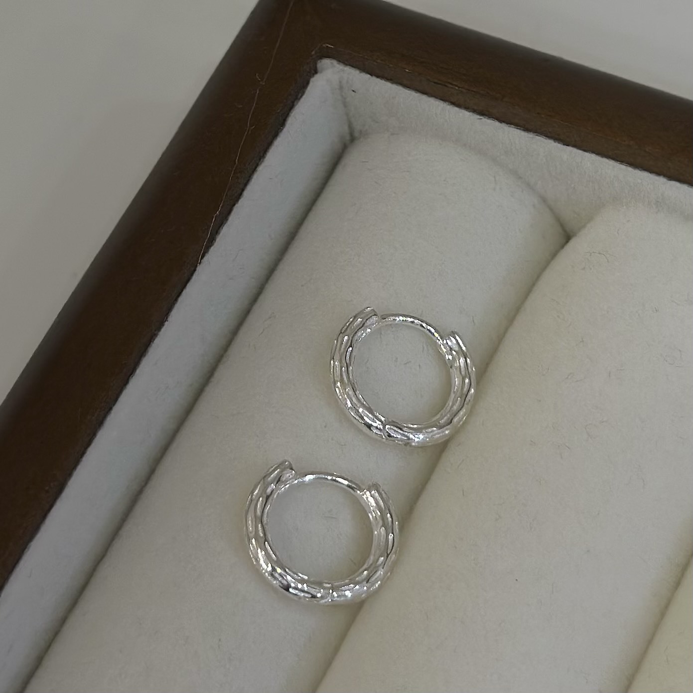 K58木紋切割純銀易扣