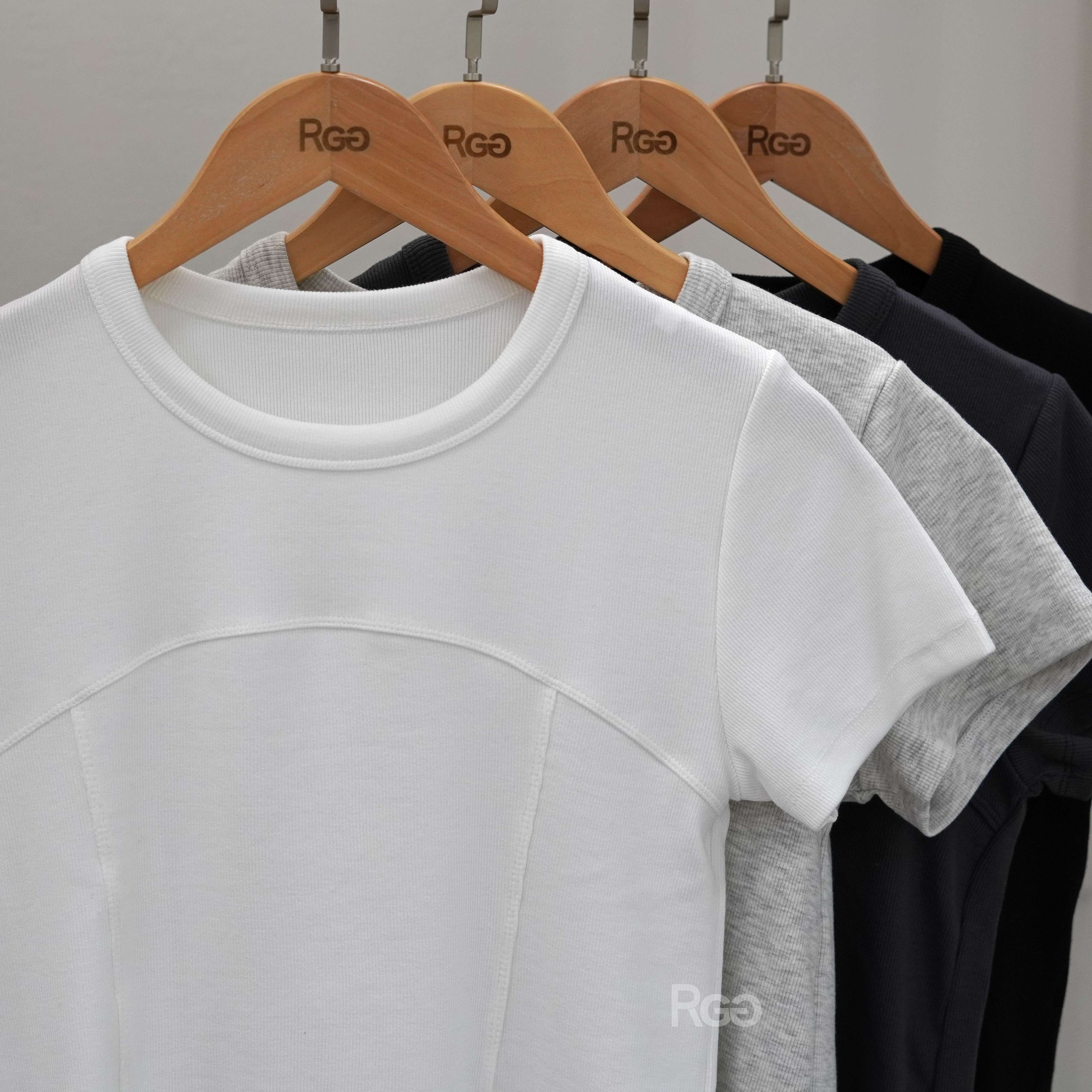 #8851 極簡拼接設計短版短T商品細節照