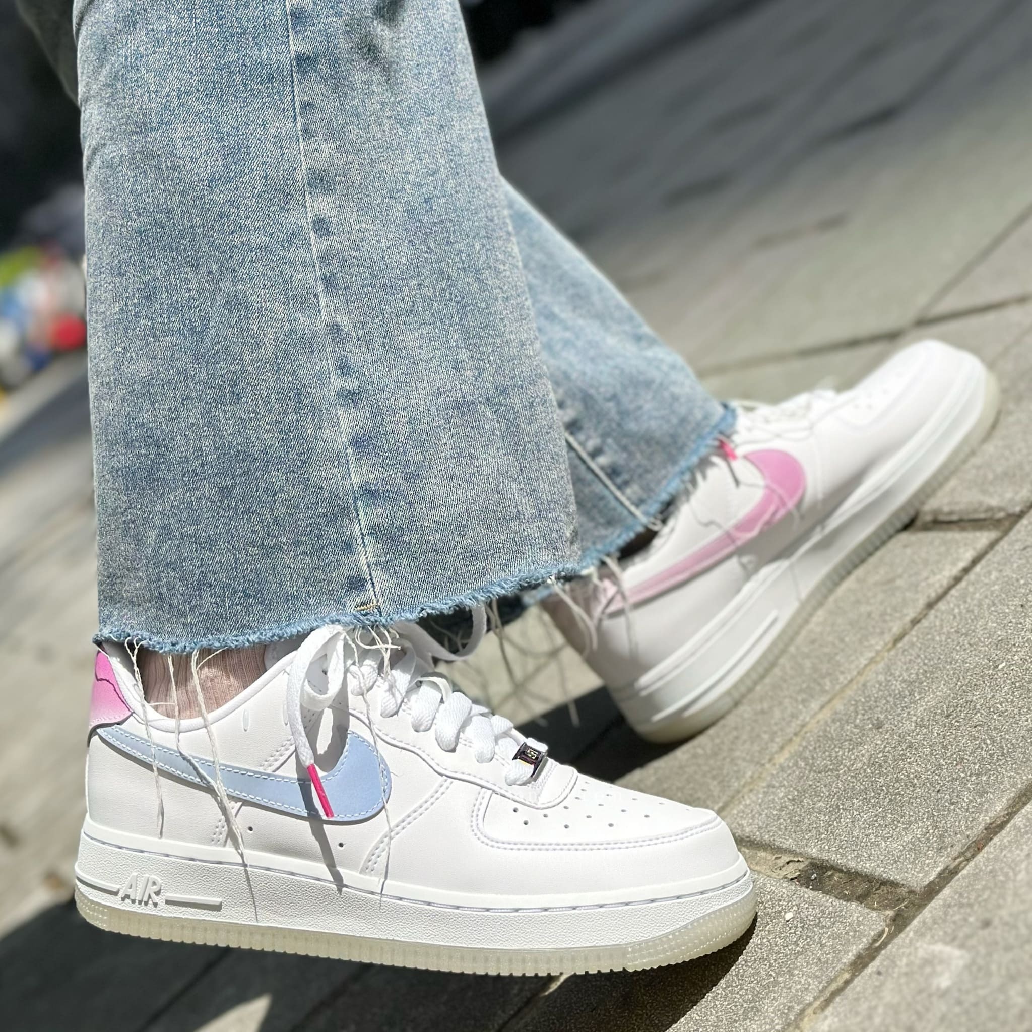 NIKE AIR FORCE 1 07 LX 白色UV 變色熱感應 FZ5531-111