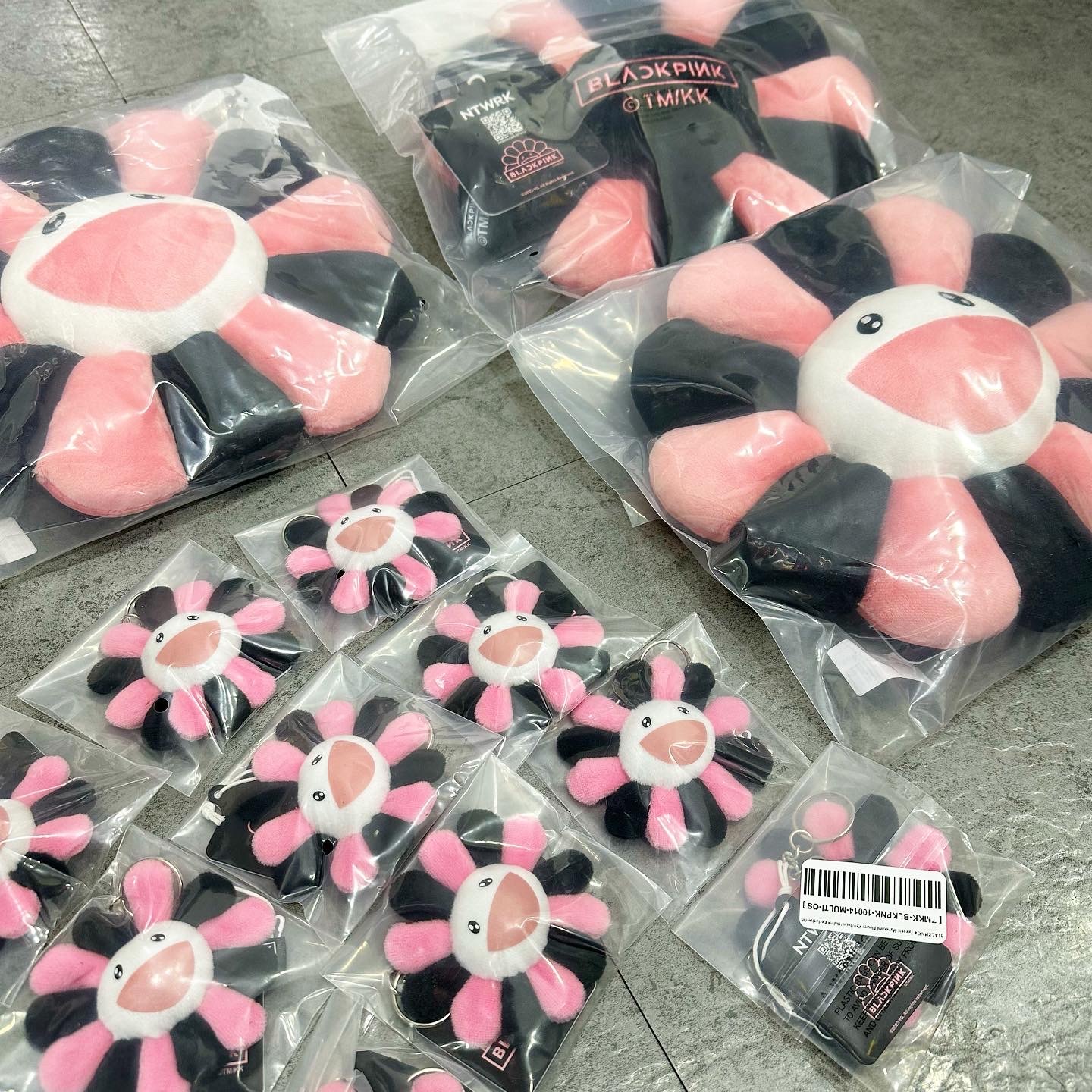 BLACKPINK x Takashi Murakami Flower Keychain Pillow（30C