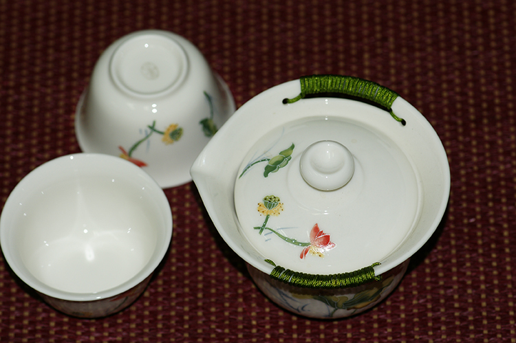 鹿港窯禮品館│彩荷浮雕(線塑)茶具組(1壺2杯)禮盒套裝