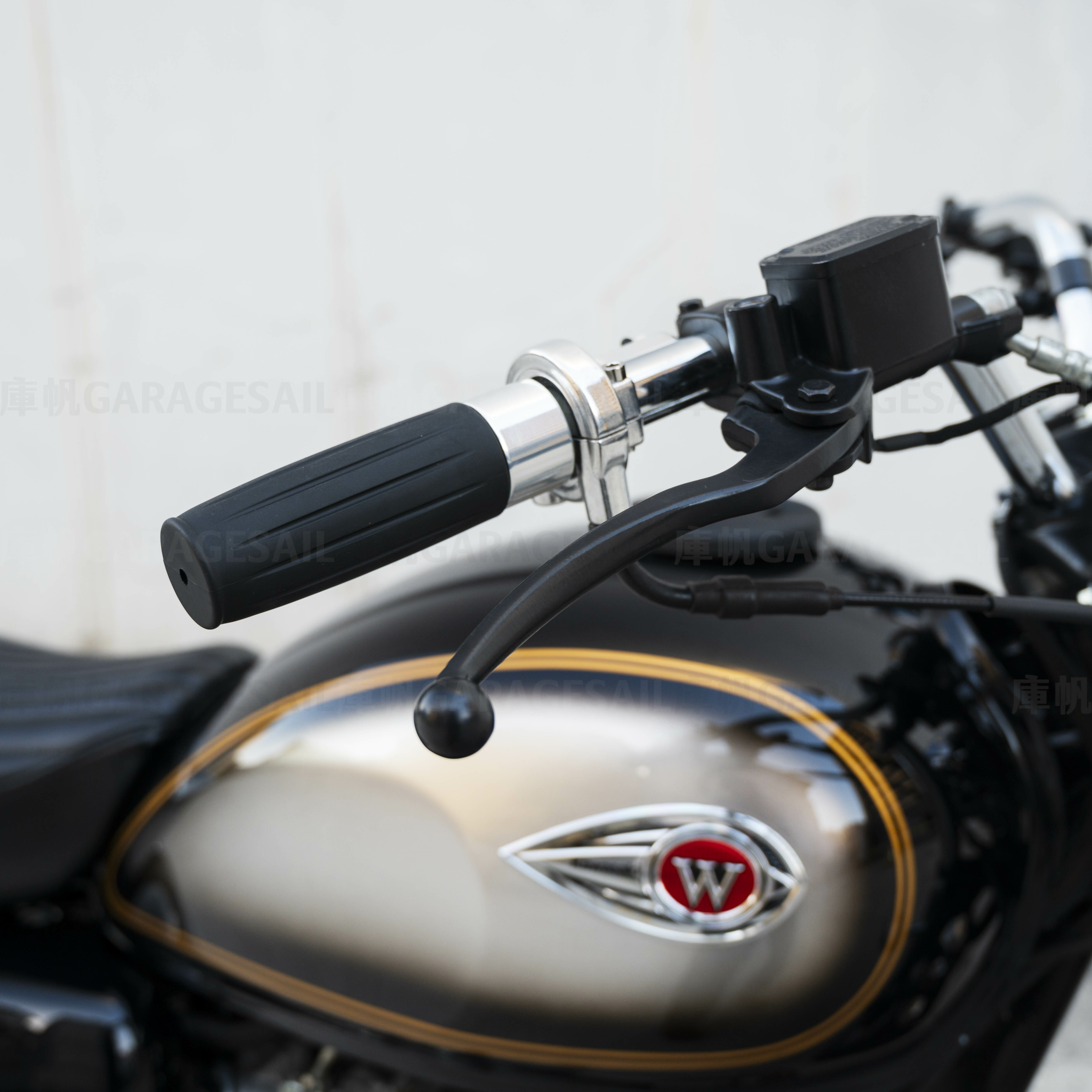 橡膠 握把套 金屬環 直溝紋 - 黑