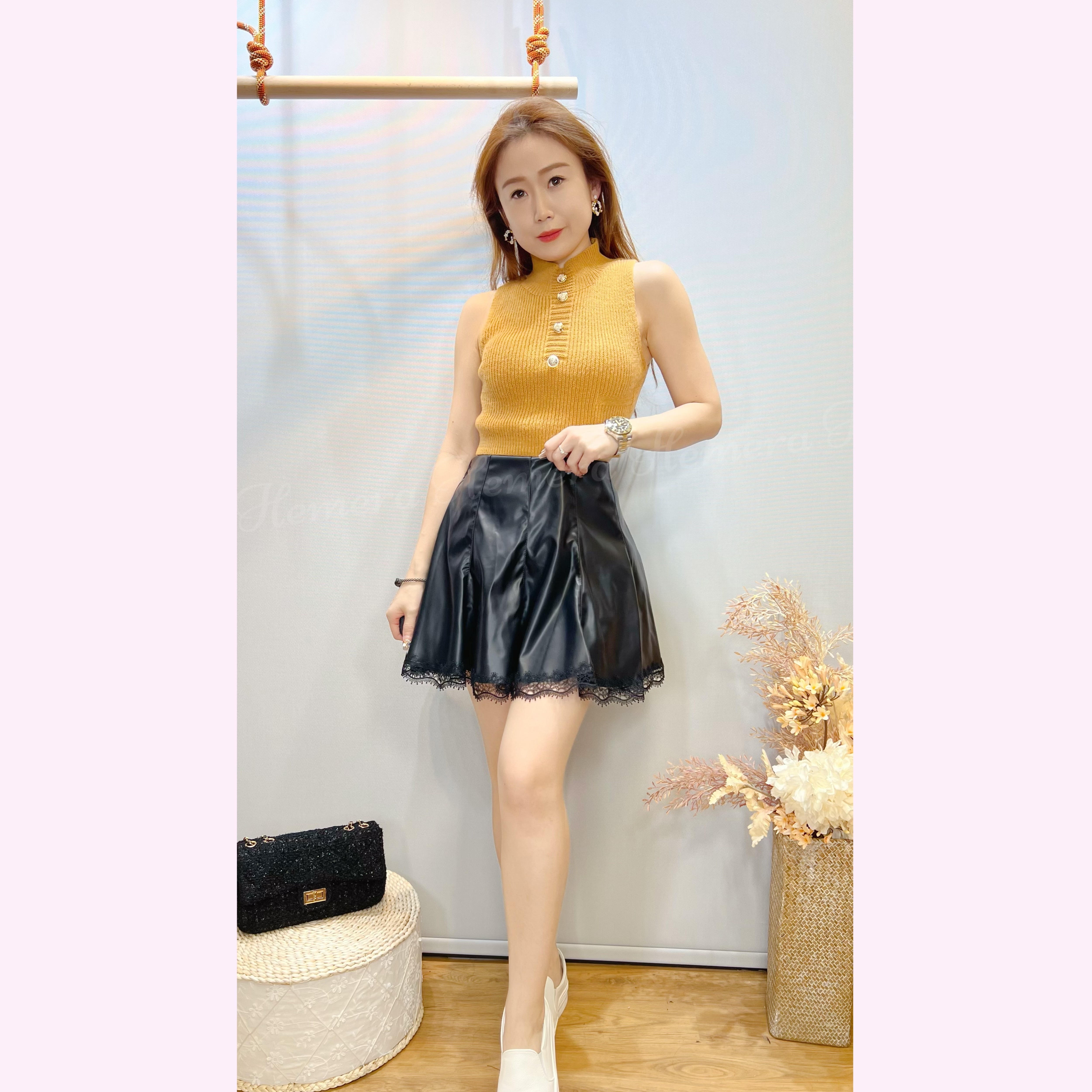 TP24W0322 小香風針織金鈕小樽領短版上身