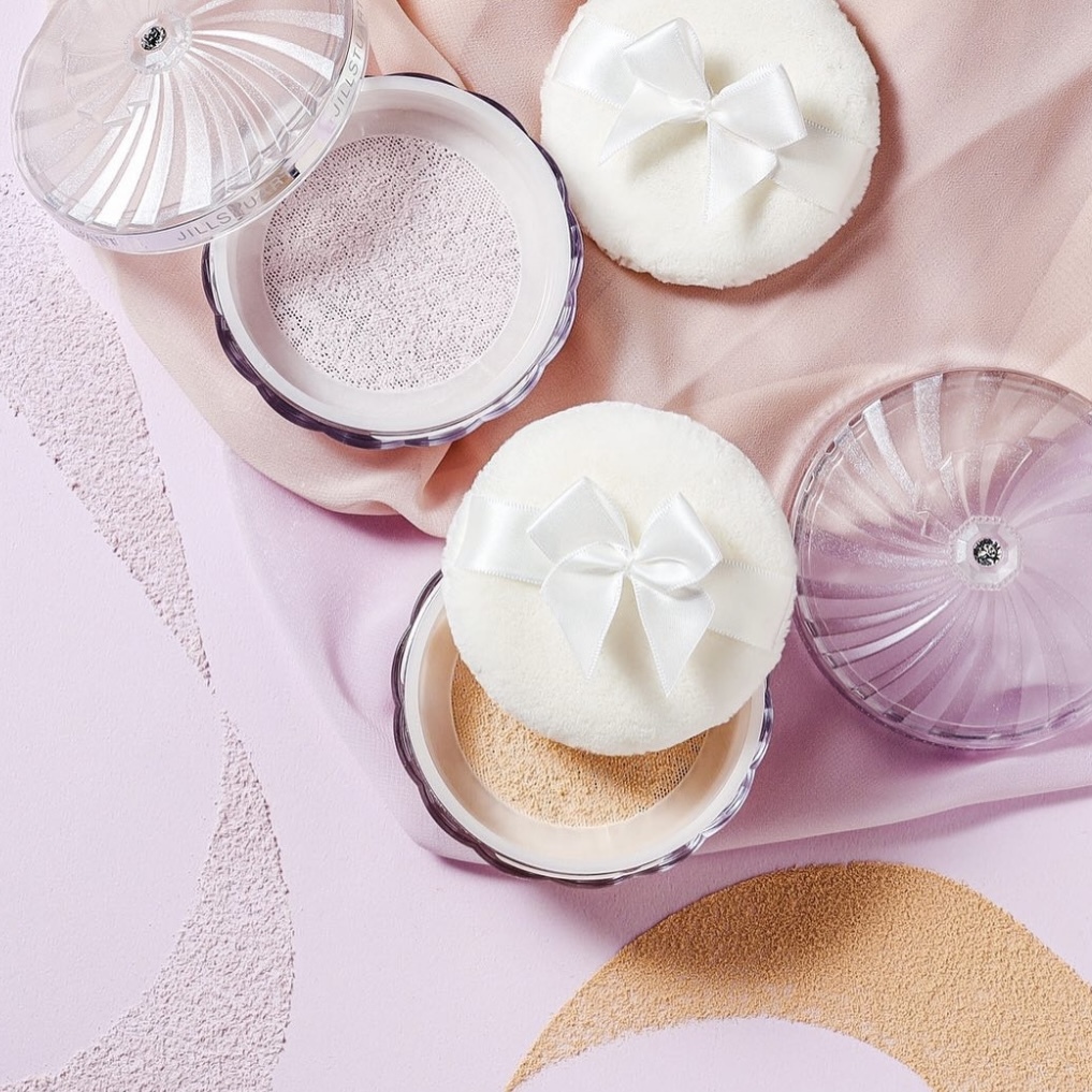 JILL STUART Glow In Oil Loose Powder 亮澤幼滑碎粉 15g 全兩色( 附柔軟粉撲)