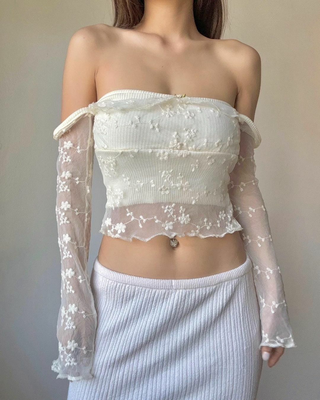 TH FLOWER LACE TOP (WHITE)