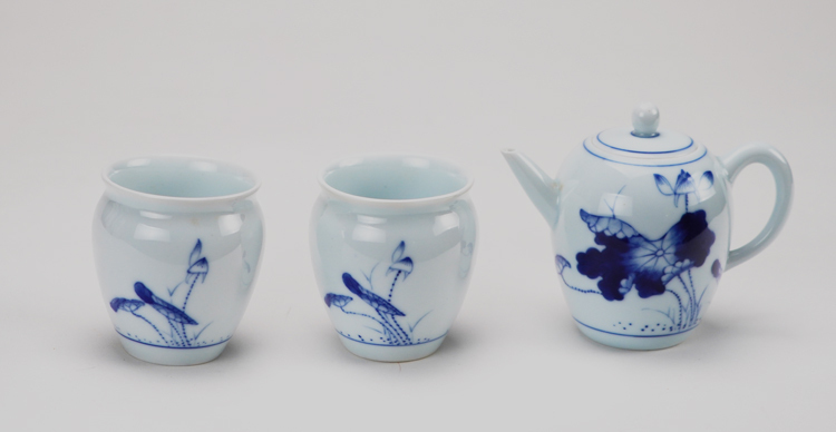手繪荷花青花茶具組｜小美人肩壺雙層杯禮盒套裝 高雅送禮收藏首選