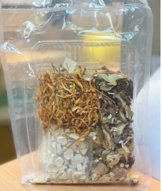 cc9393 肝菌蟲草花五指毛桃抗菌補肺湯