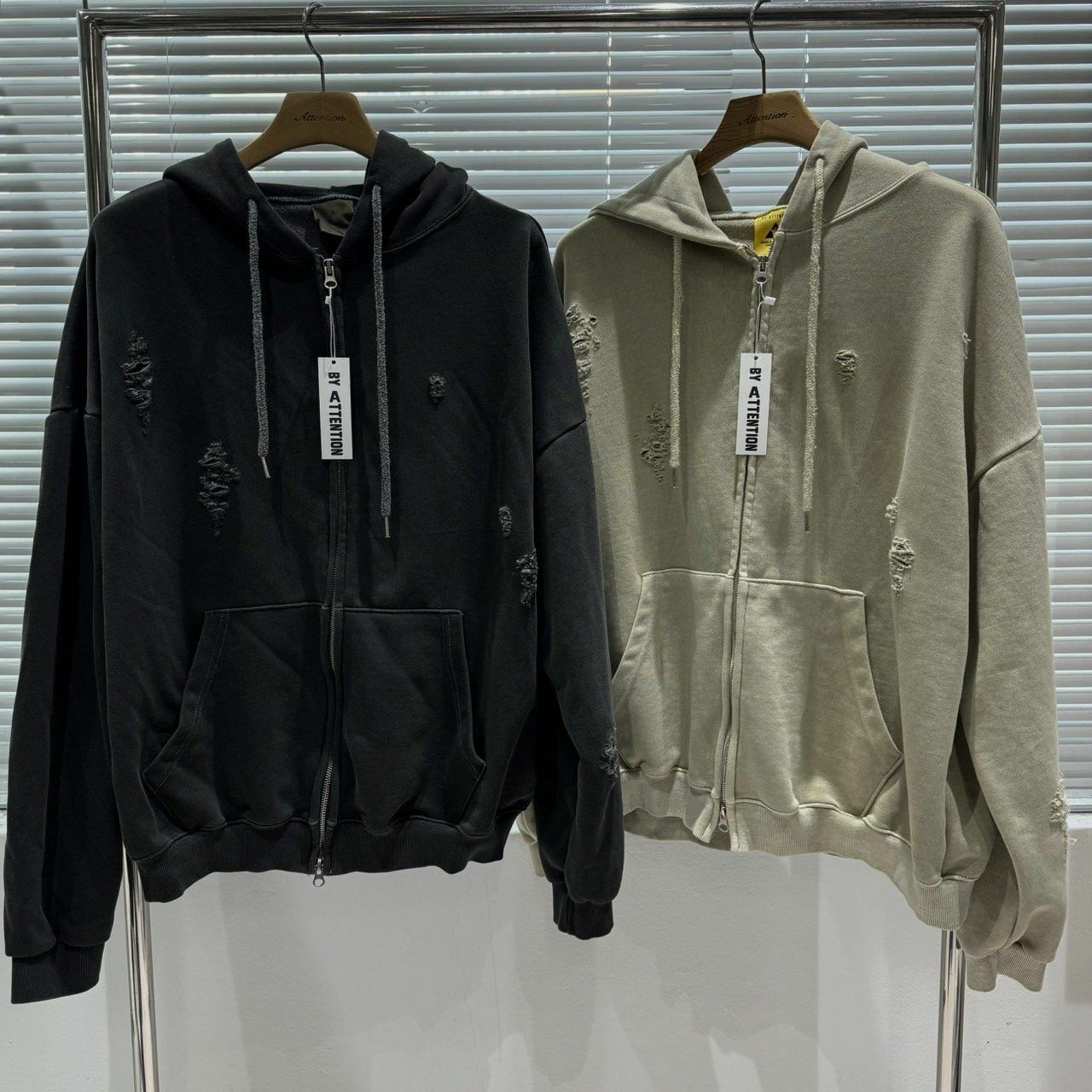 淨色破洞連帽拉鍊外套 BY ATTENTION-138JK