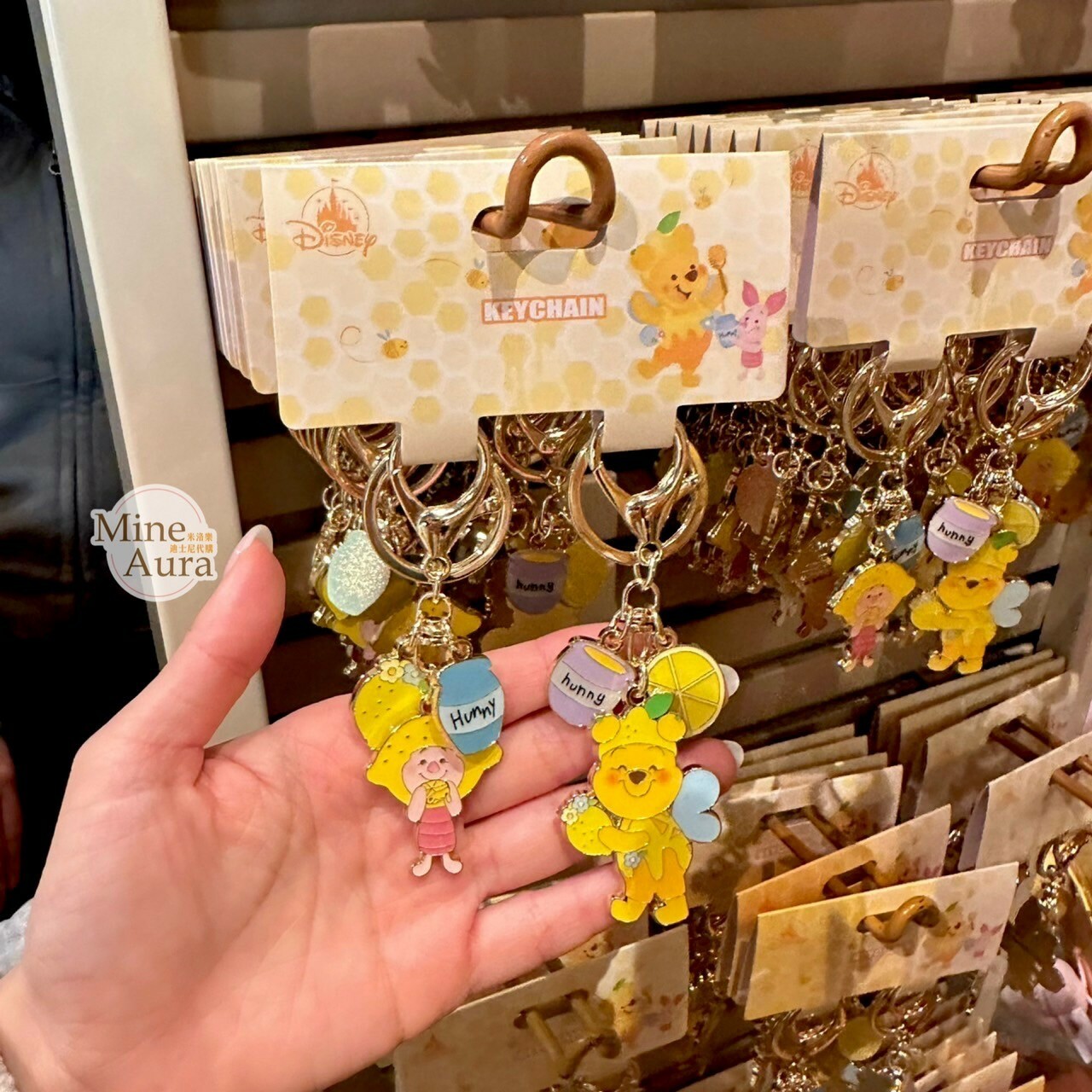 春日系列 小熊維尼 Winnie the Pooh 小豬 皮傑 piglet 金屬鑰匙圈 吊飾 2入組 -香港迪士尼樂園