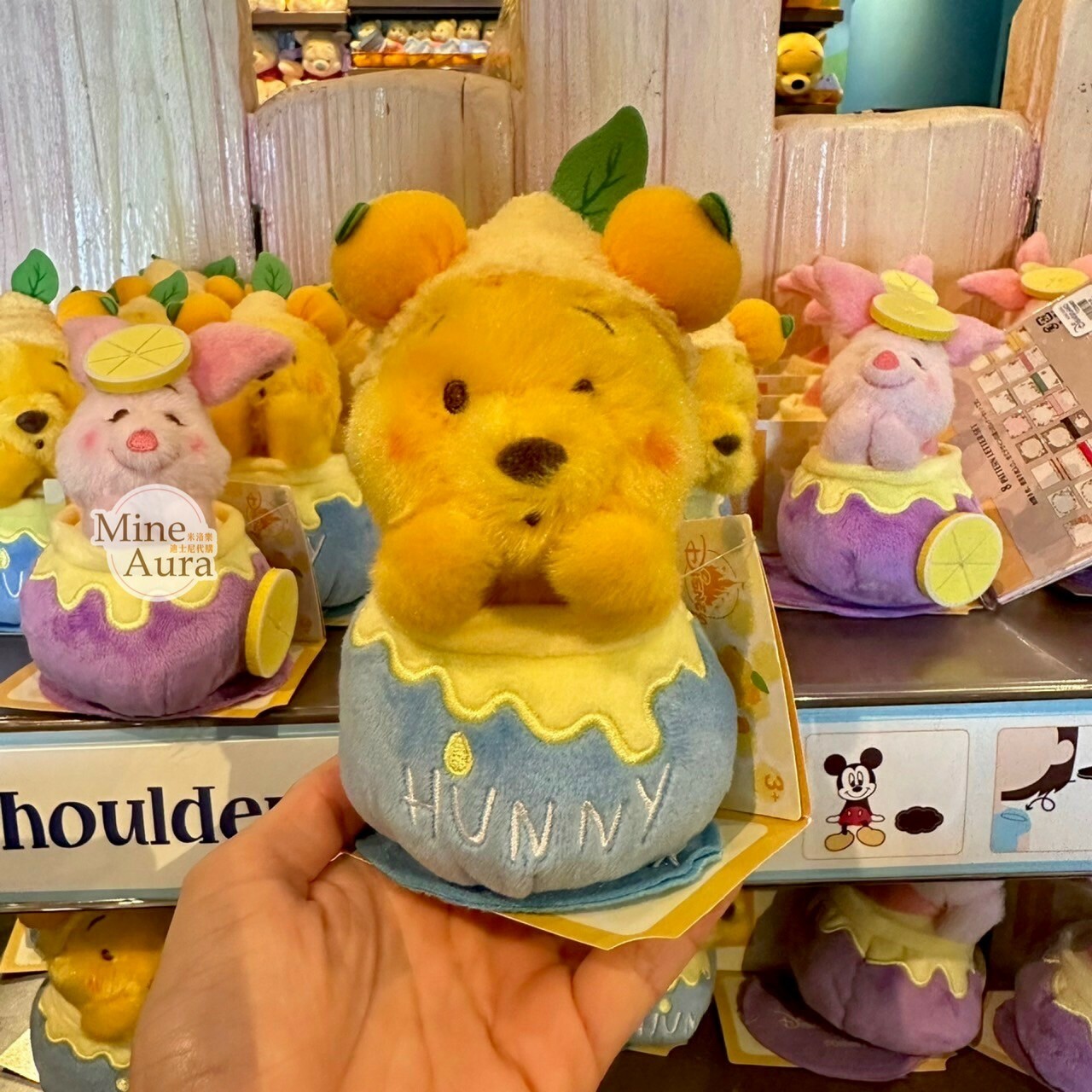 春日系列 小熊維尼 Winnie the Pooh 蜂蜜罐造型 磁鐵 坐肩 絨毛 娃娃 公仔 -香港迪士尼樂園