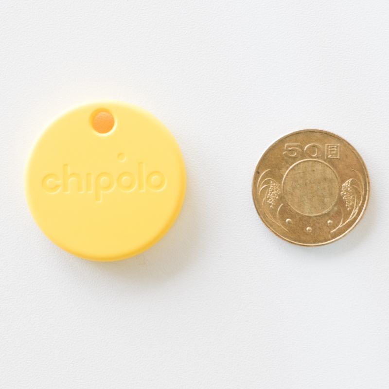 Chipolo ONE與50塊大小比較