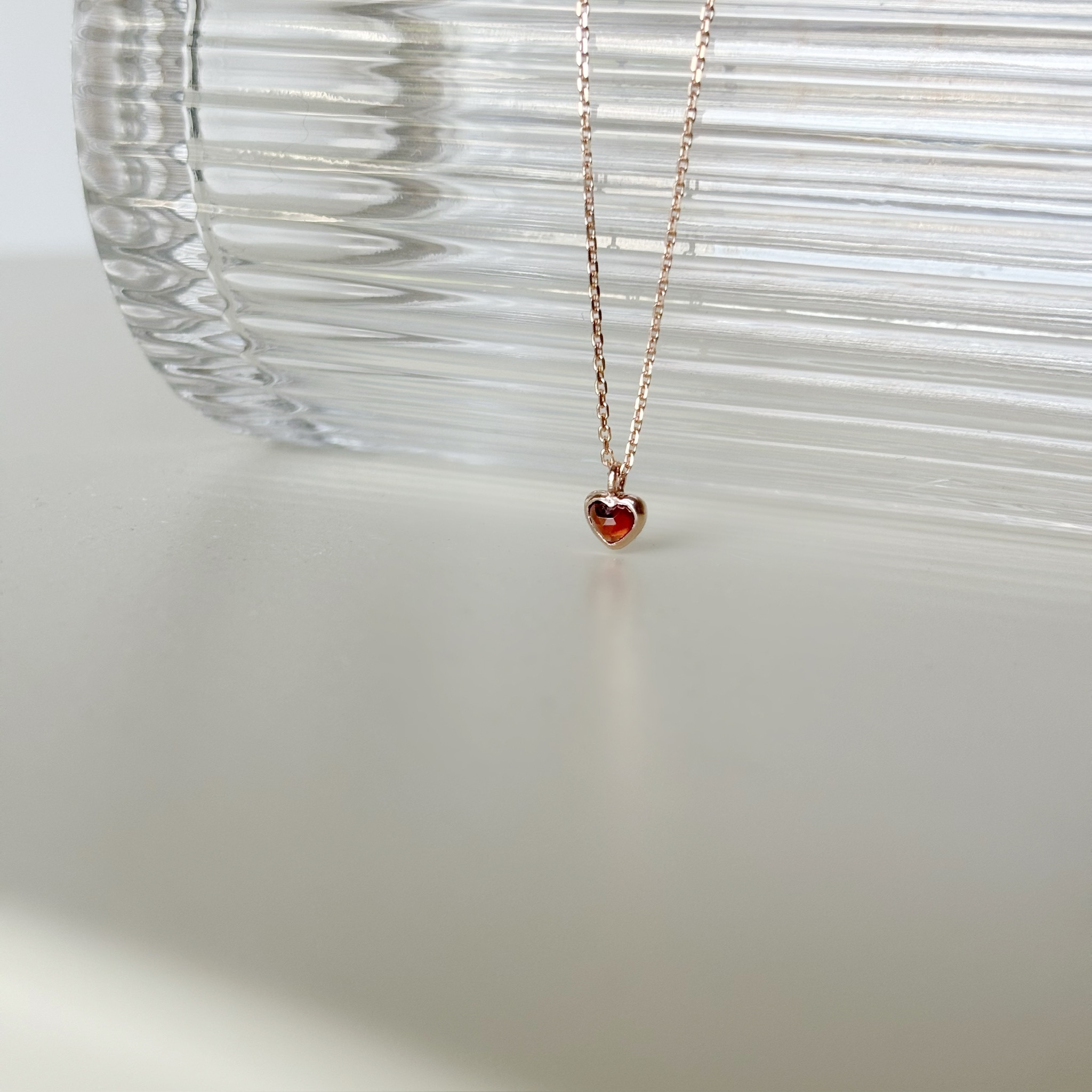 簡約玫瑰切割愛心石榴石項鍊
