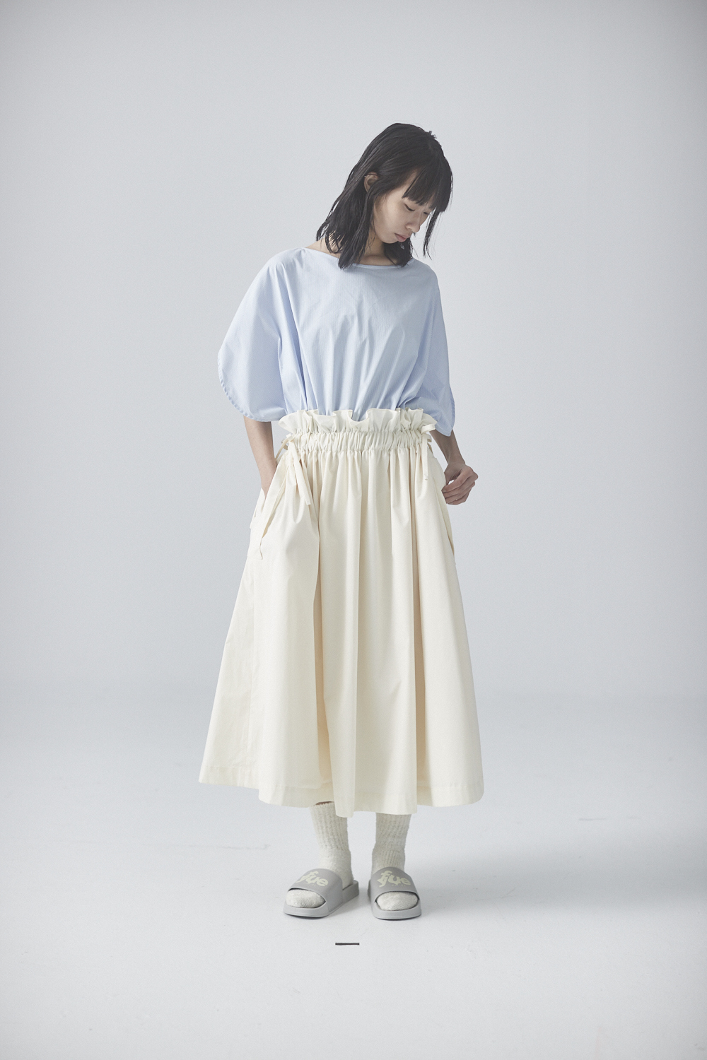 弧形上身抽皺洋裝