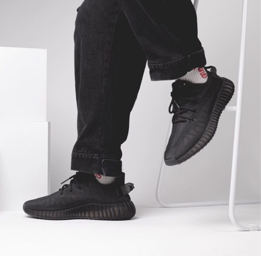 Adidas  Yeezy Boost 350 V2 “Mono Cinder” 新黑魂 GX3791