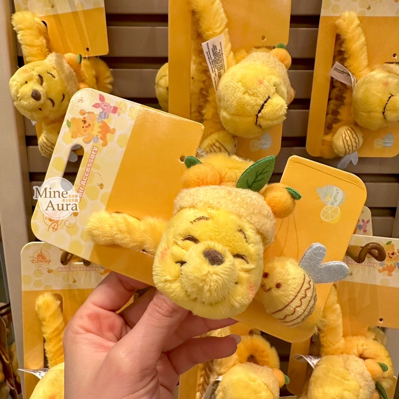 春日系列 小熊維尼 Winnie the Pooh 大頭造型 絨毛 髮夾 髮抓 鯊魚夾 -香港迪士尼樂園
