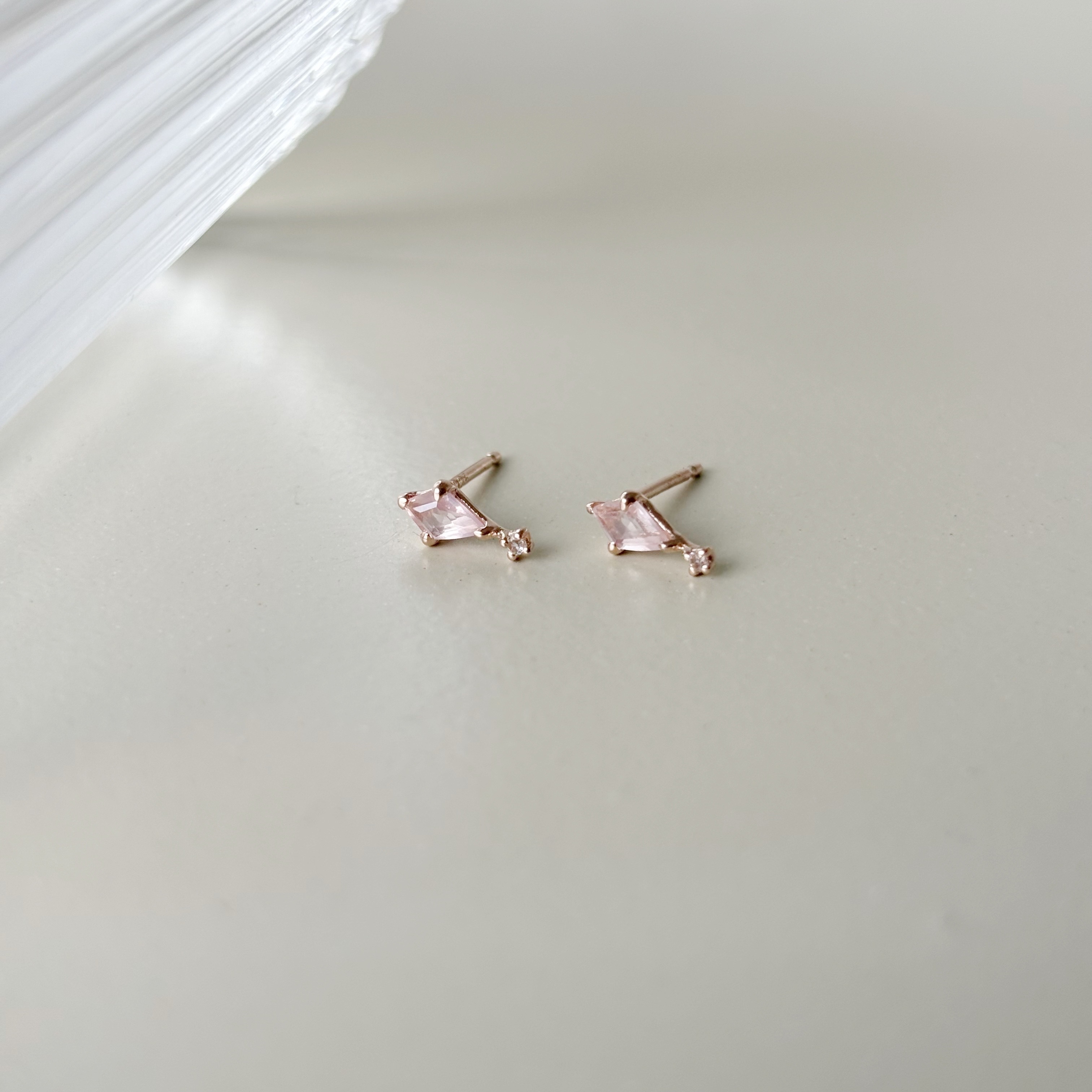 meteor箏形粉晶耳環