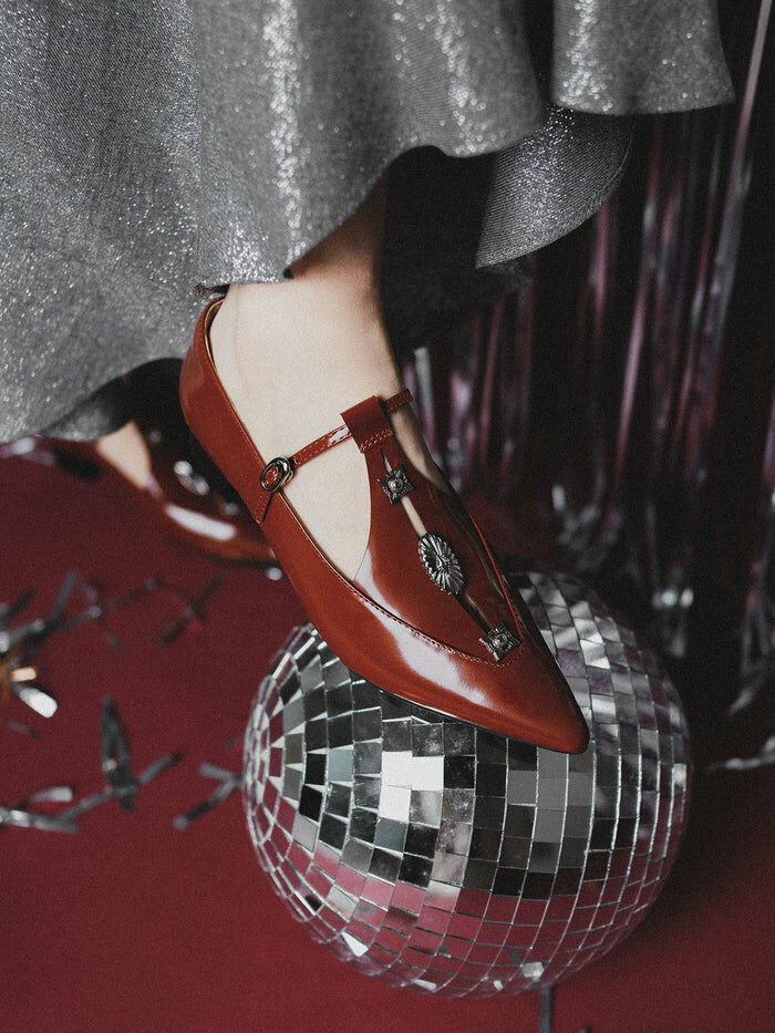 LB #37470 POINTED TOE METAL PIERCE MARY JANE FLATS