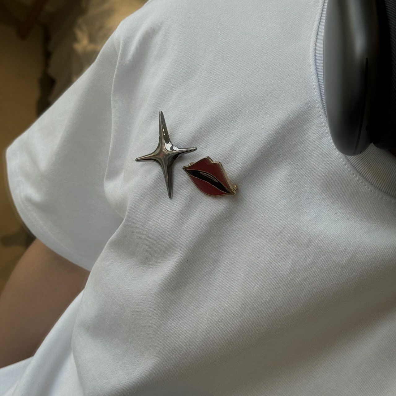 嘴唇星星襟章 BY ATTENTION-152A