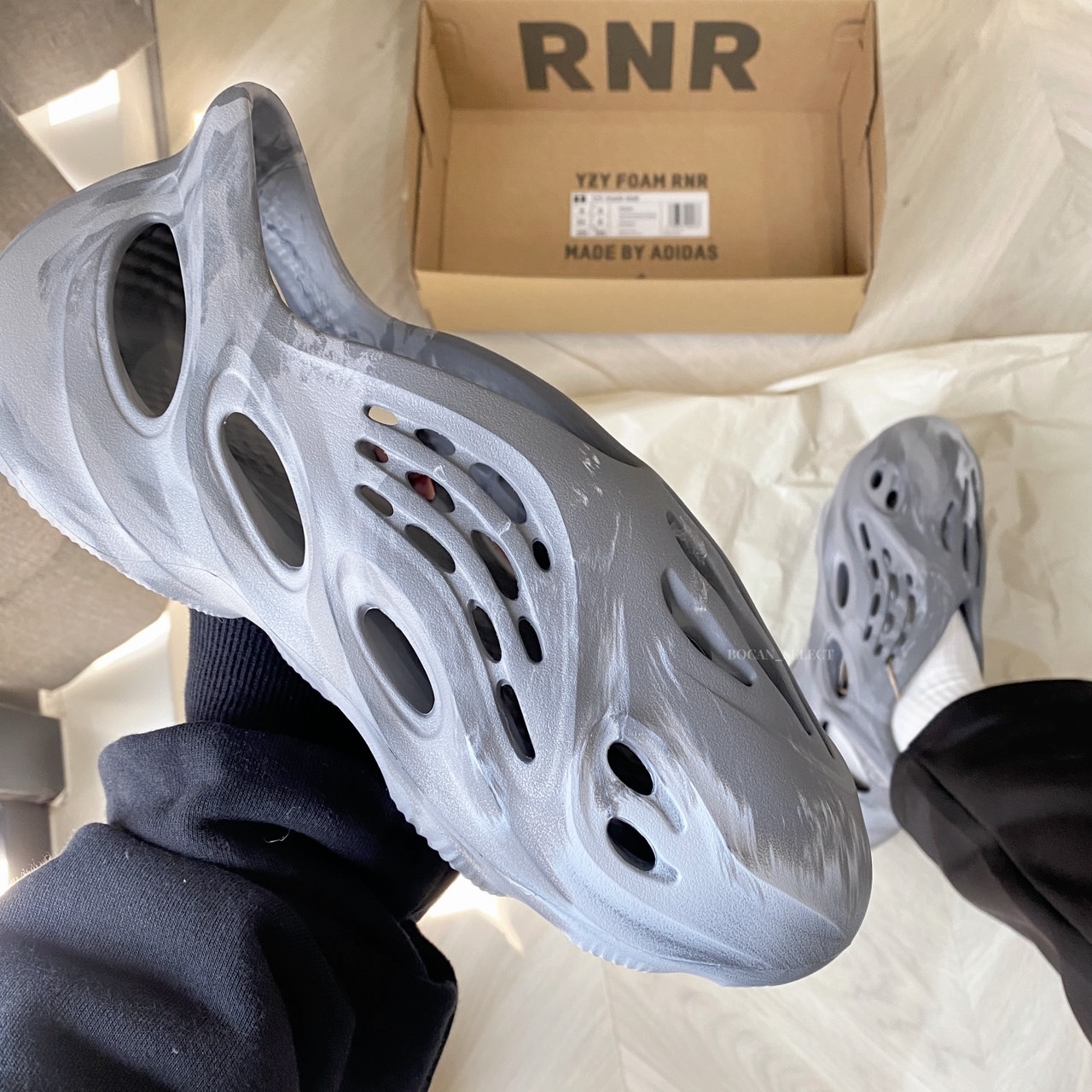 ADIDAS FOAM RUNNER "MX GRANITE"  渲染 水泥灰