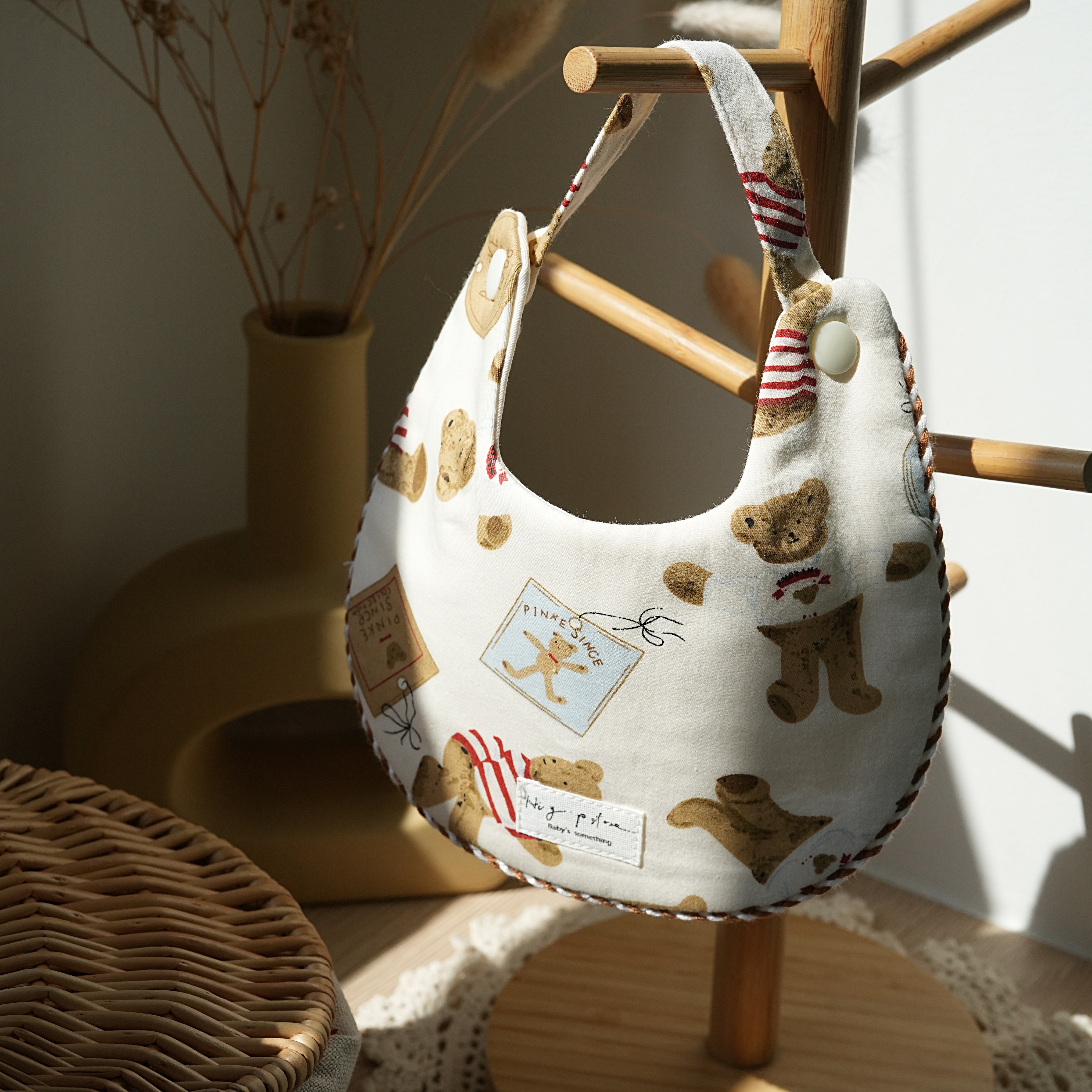 Hi Y.P store-手作圍兜-旅行小熊