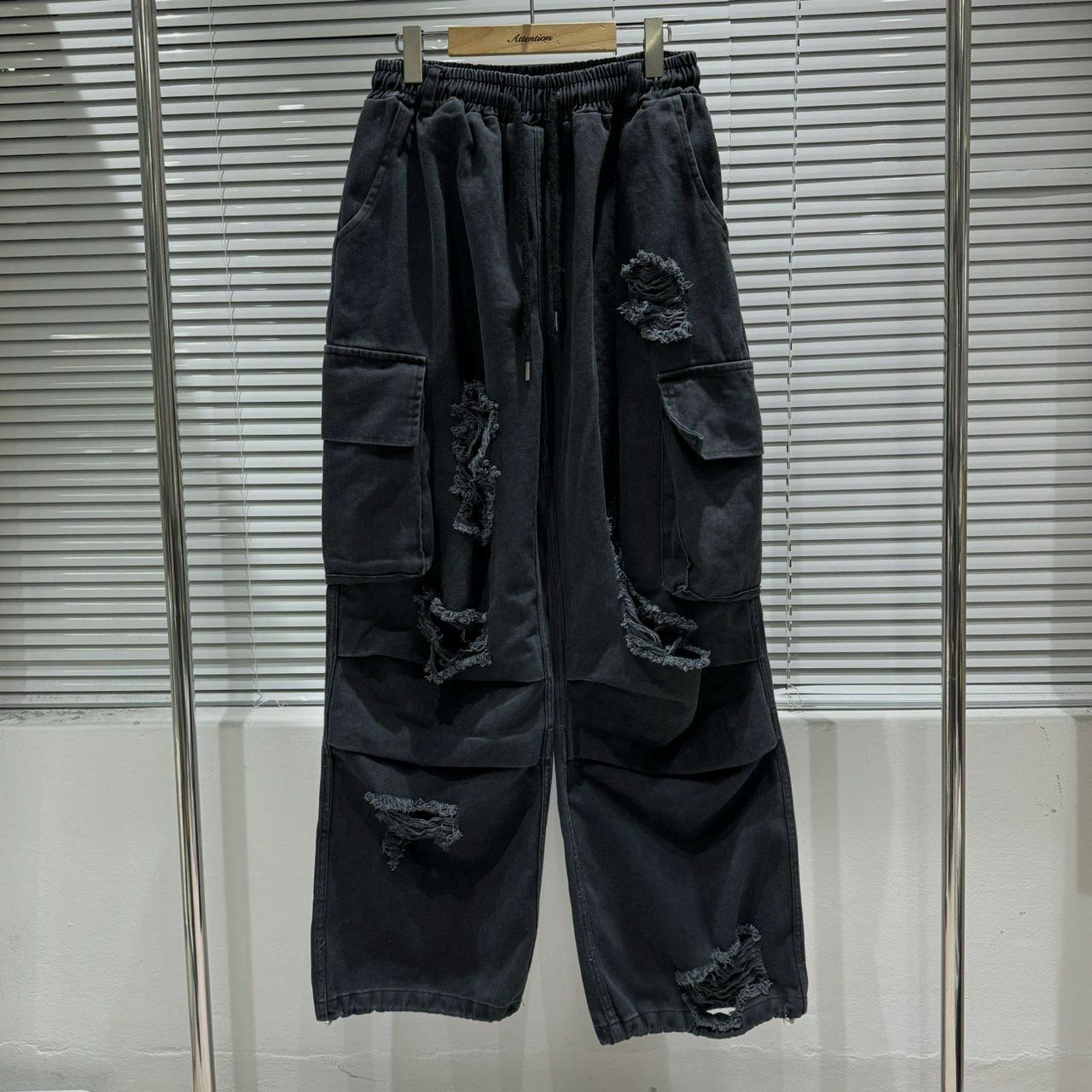 洗水破洞工裝鬆身牛仔褲 BY ATTENTION-156J