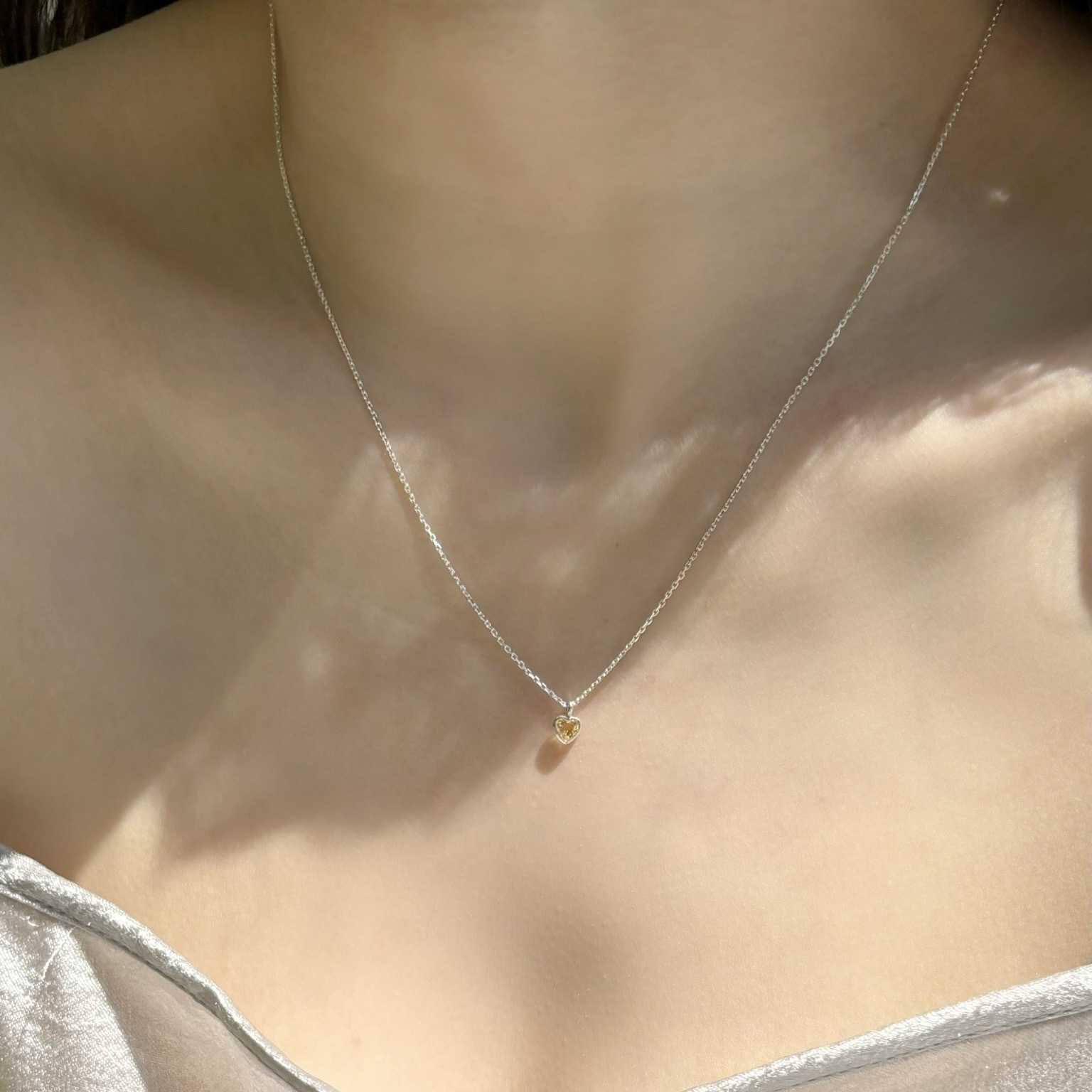 簡約鑽面愛心黃水晶項鍊