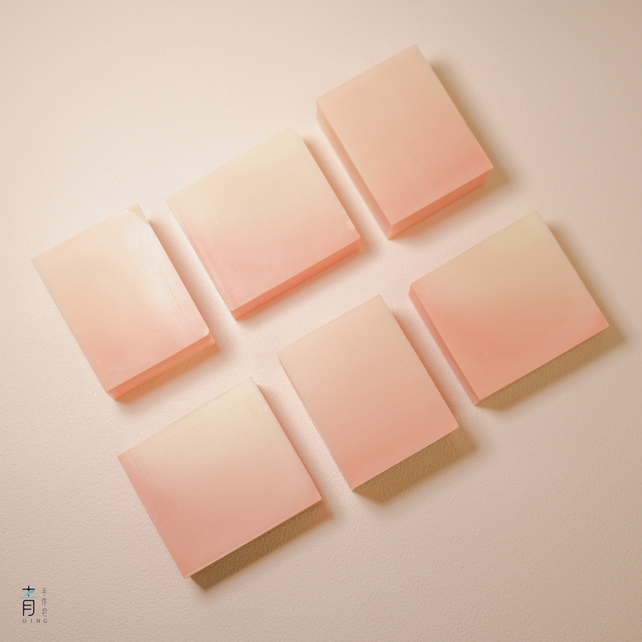 【青手作DIY】柔和桃漸層沐浴皂