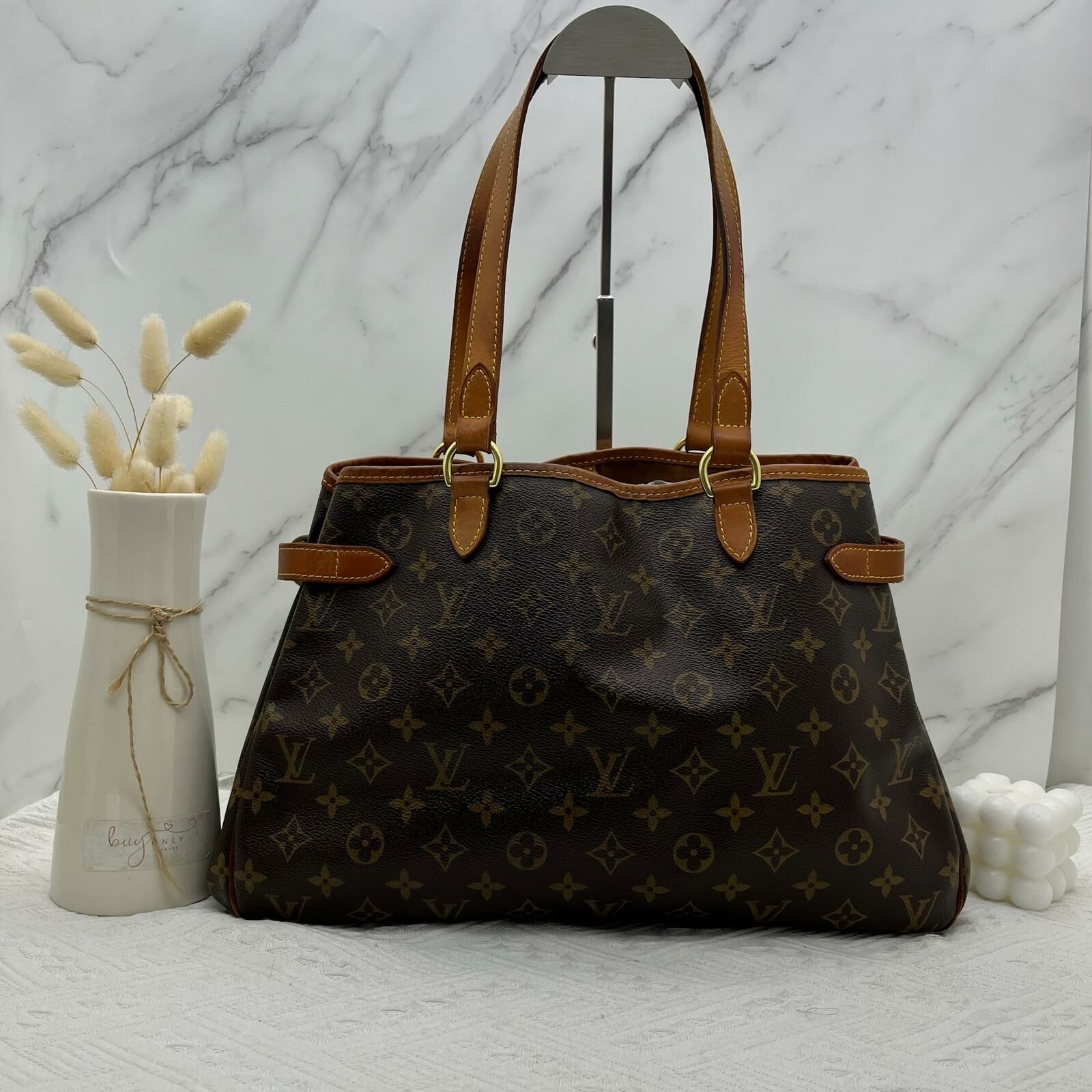 LV Batignolles  Horizontal  Shoulder Tote