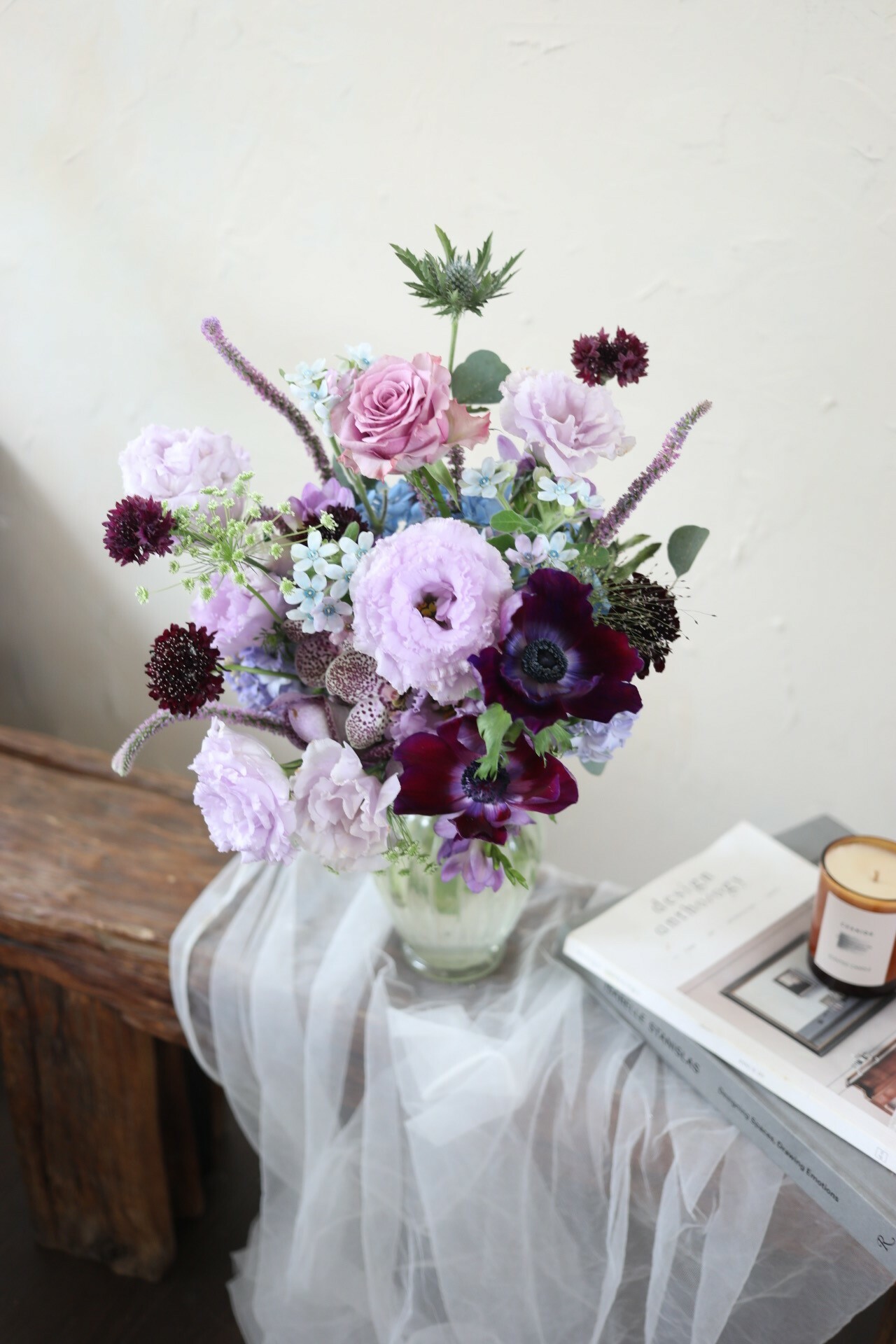 紫桔梗、紫紅白頭翁，紫色系花束高雅氣質