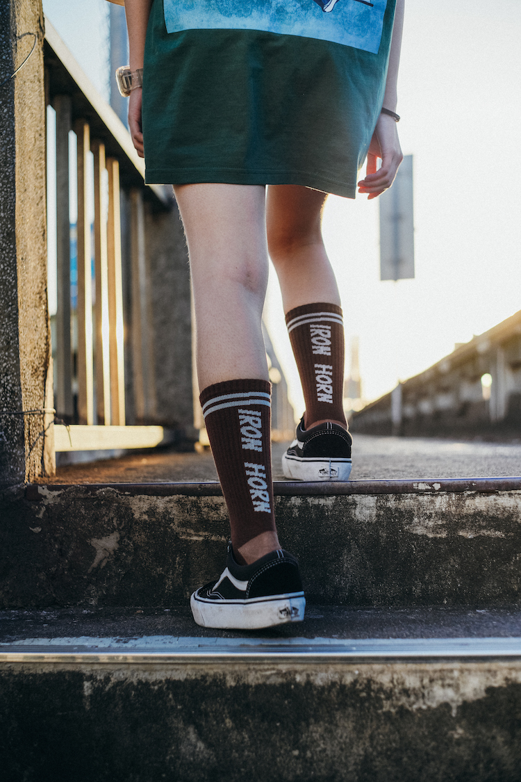 【宋德鶴 IRONHORN】1.0 褐色襪子官方限定