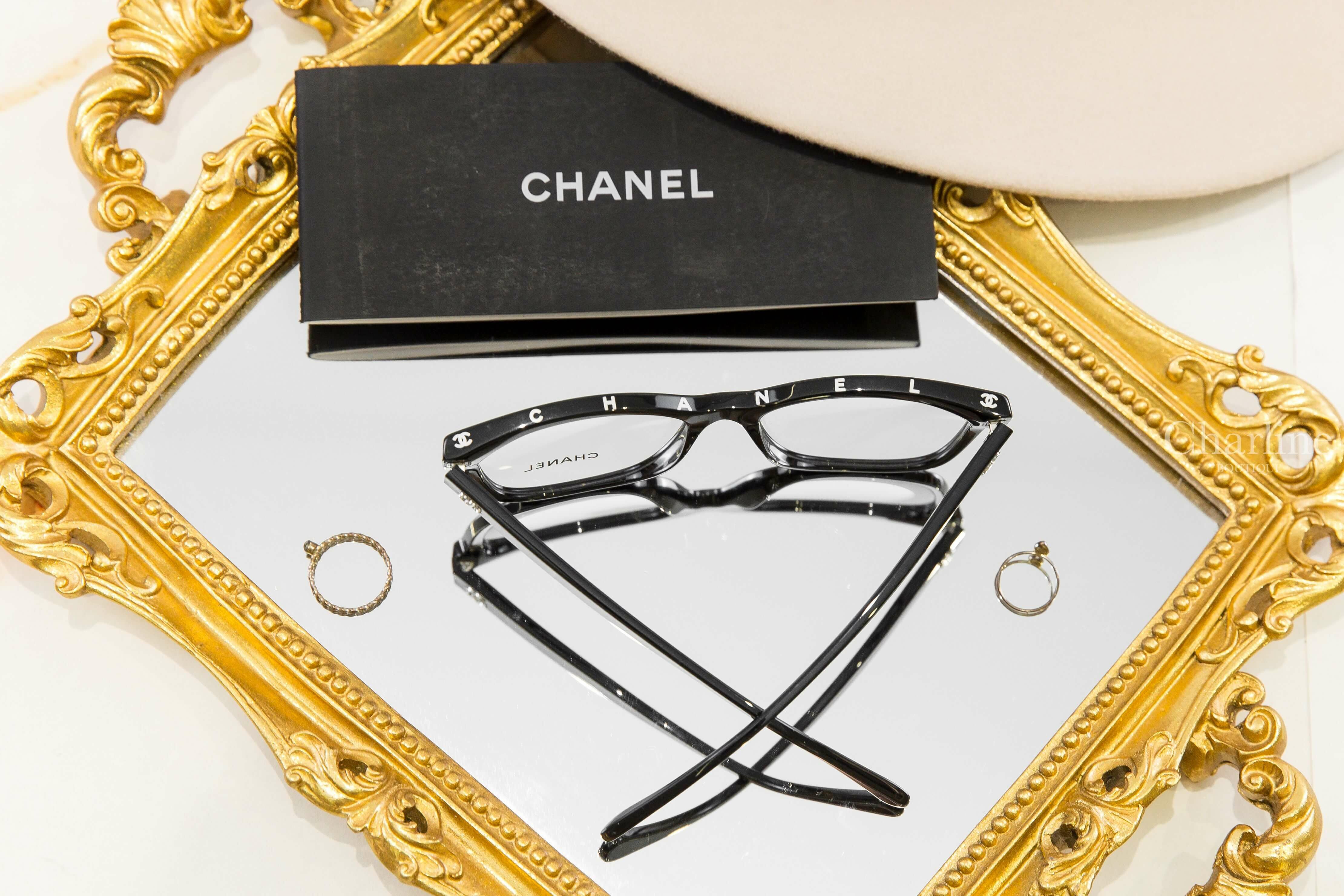 Chanel Square Eyeglasses 黑色白字側邊銀CC平光眼鏡-Charline Boutique 精品代購