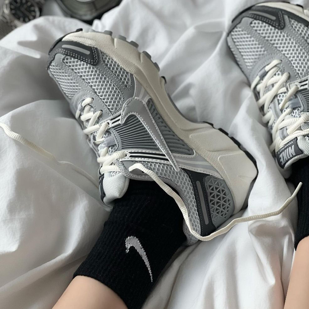 NIKE ZOOM VOMERO 5 石磨灰 低飽和 奶油中底 灰黑 女鞋 FD9919-001 / 預購