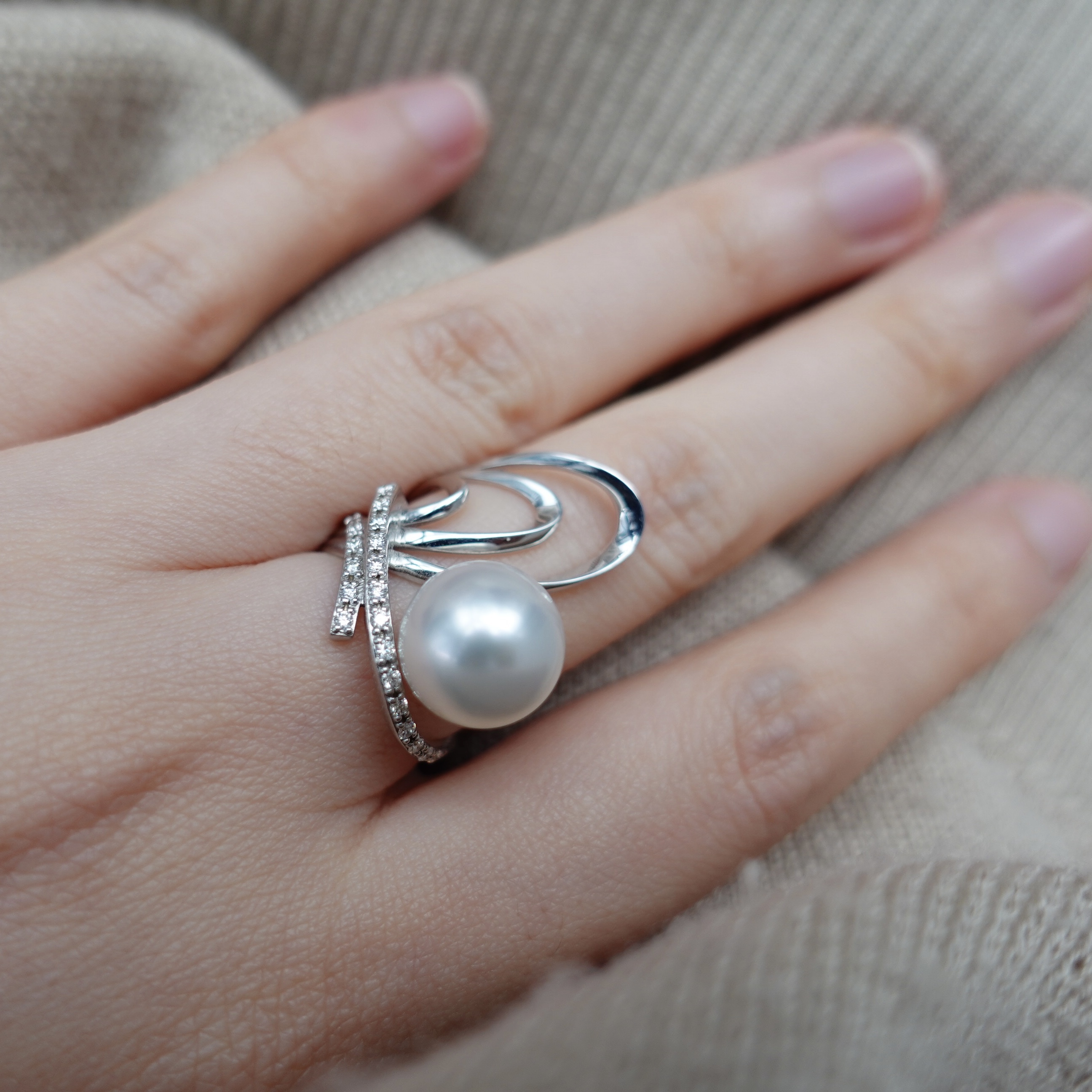 18K金澳白珍珠鑲嵌鑽石戒指 (11mm)