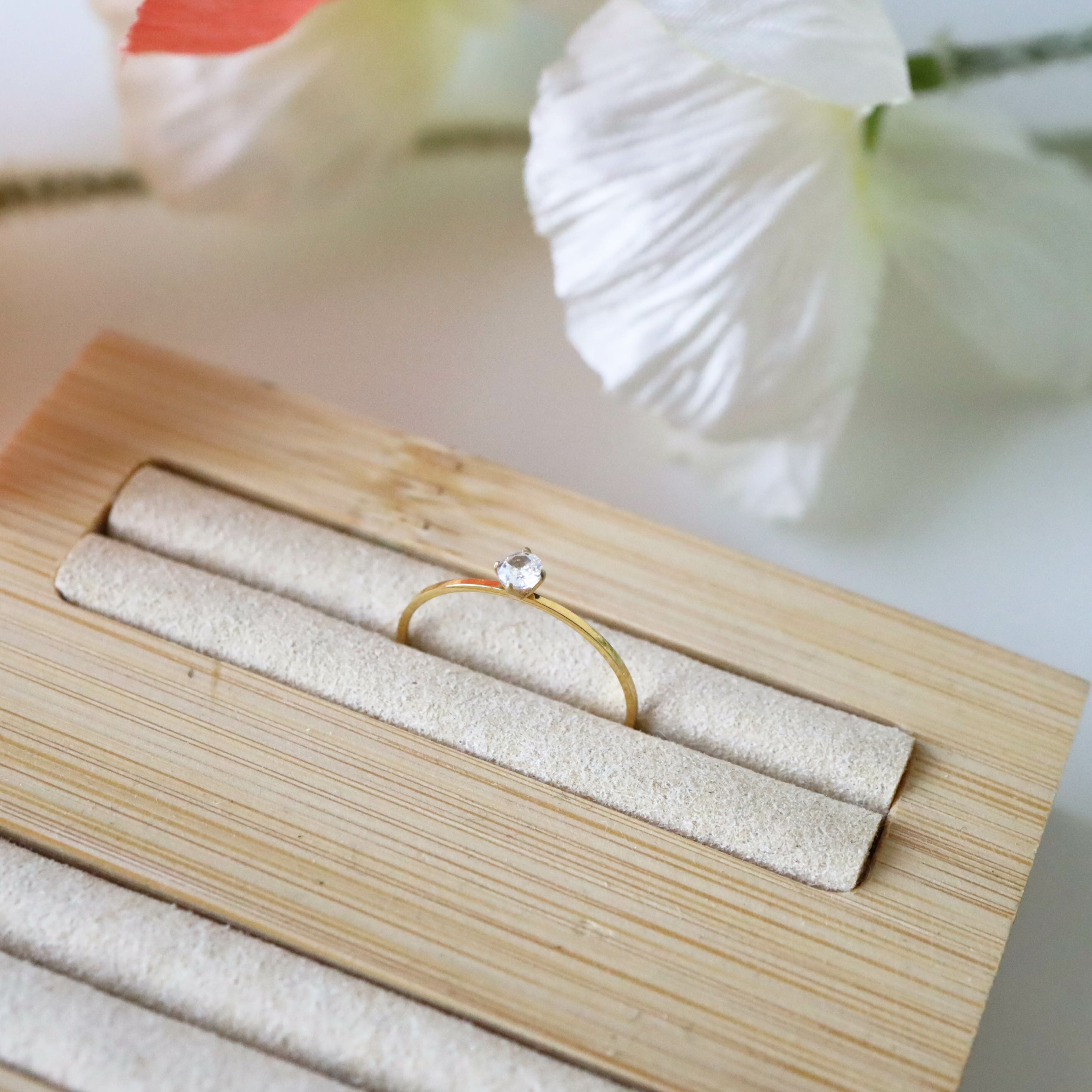 不怕水金色細線圓鑽鋼戒