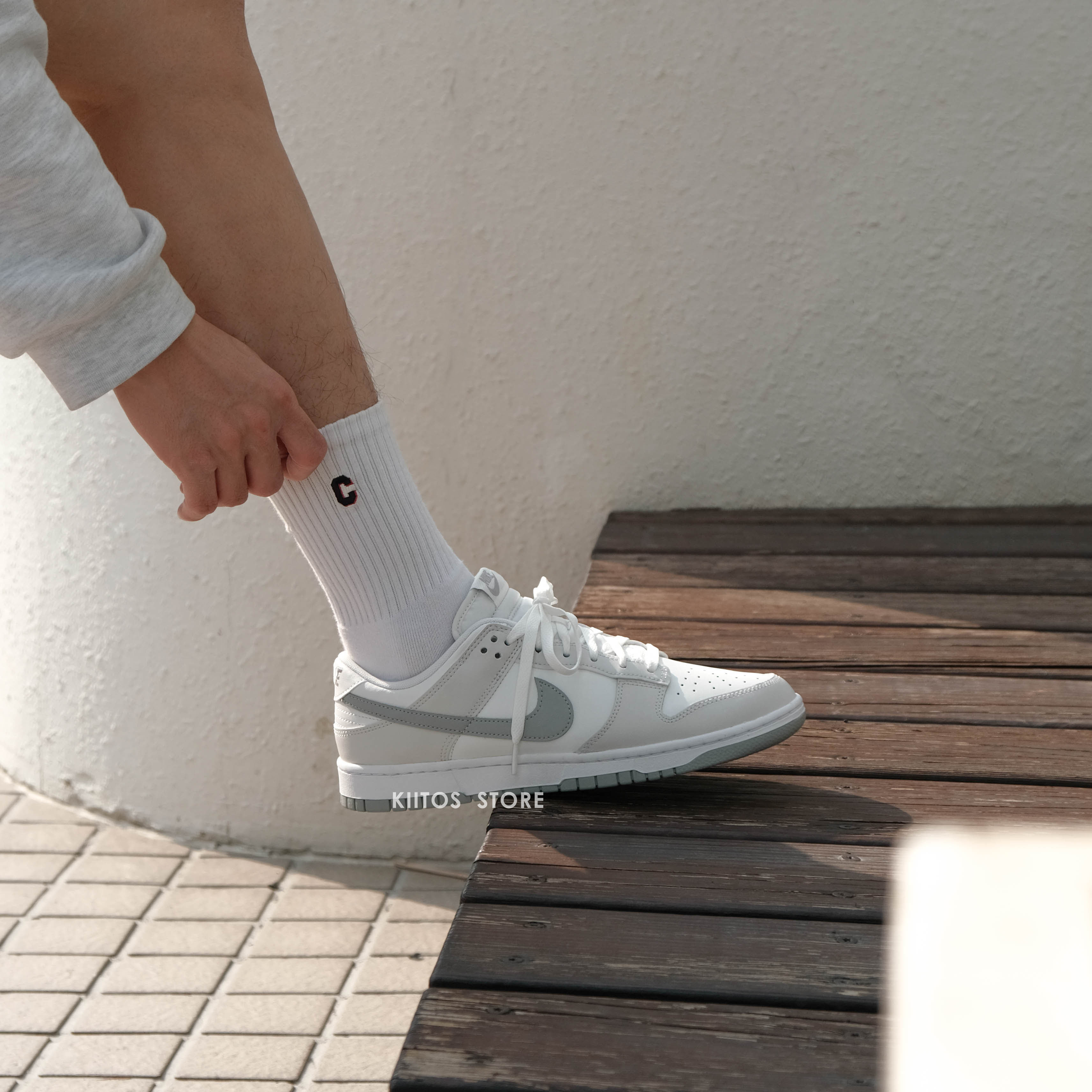 NIKE DUNK LOW 鉑金灰 SUMMIT WHITE/LIGHT SMOKE GREY-PLATINUM TINT DV0831-106