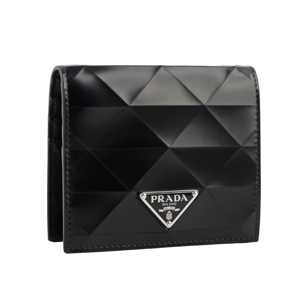 【PRADA】三角牌Logo 菱格紋牛皮對開8卡短夾(黑色) 2MO004 2D0F F0002