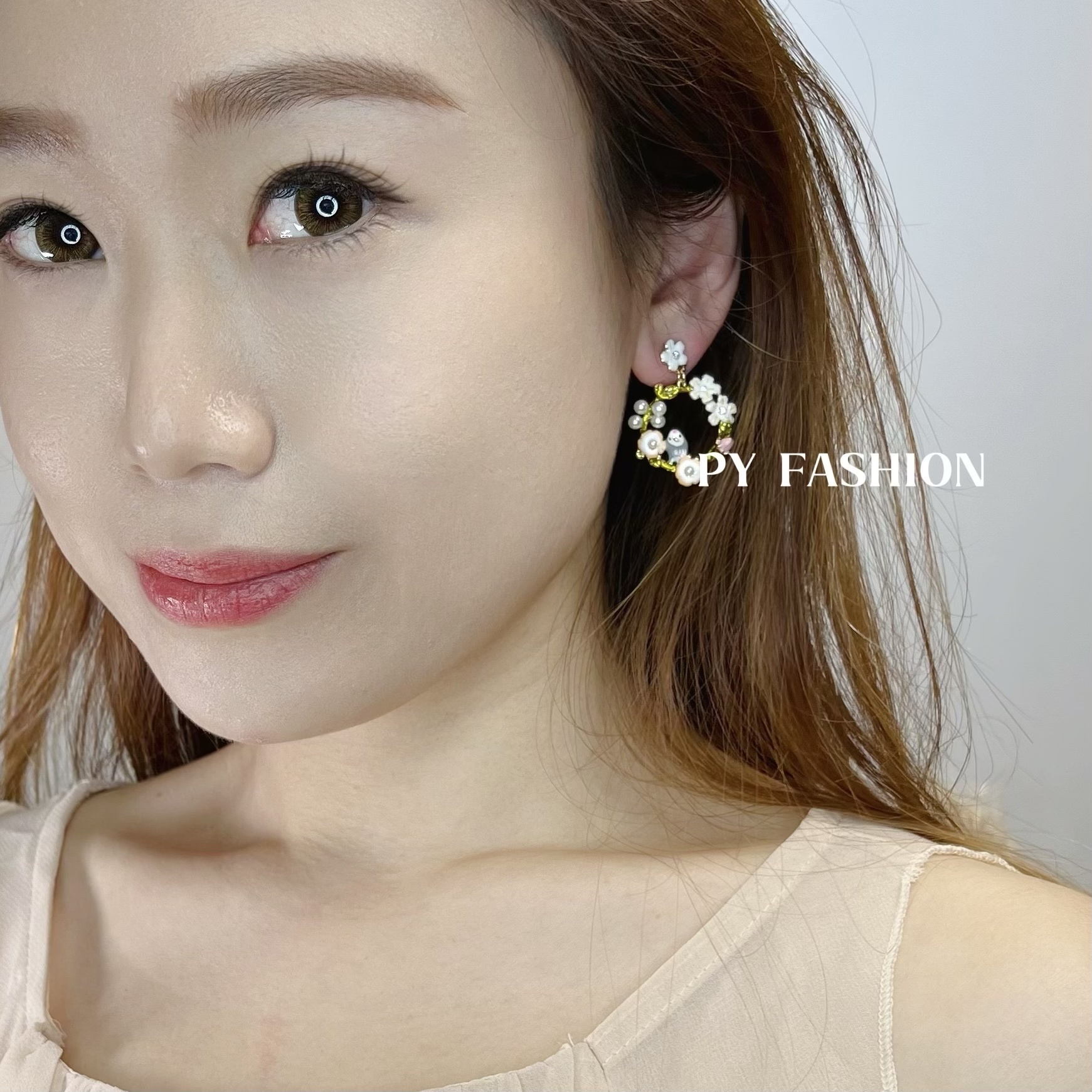 PYA0306: SECRET ANIMAL COLLECTION: GREY PARROT