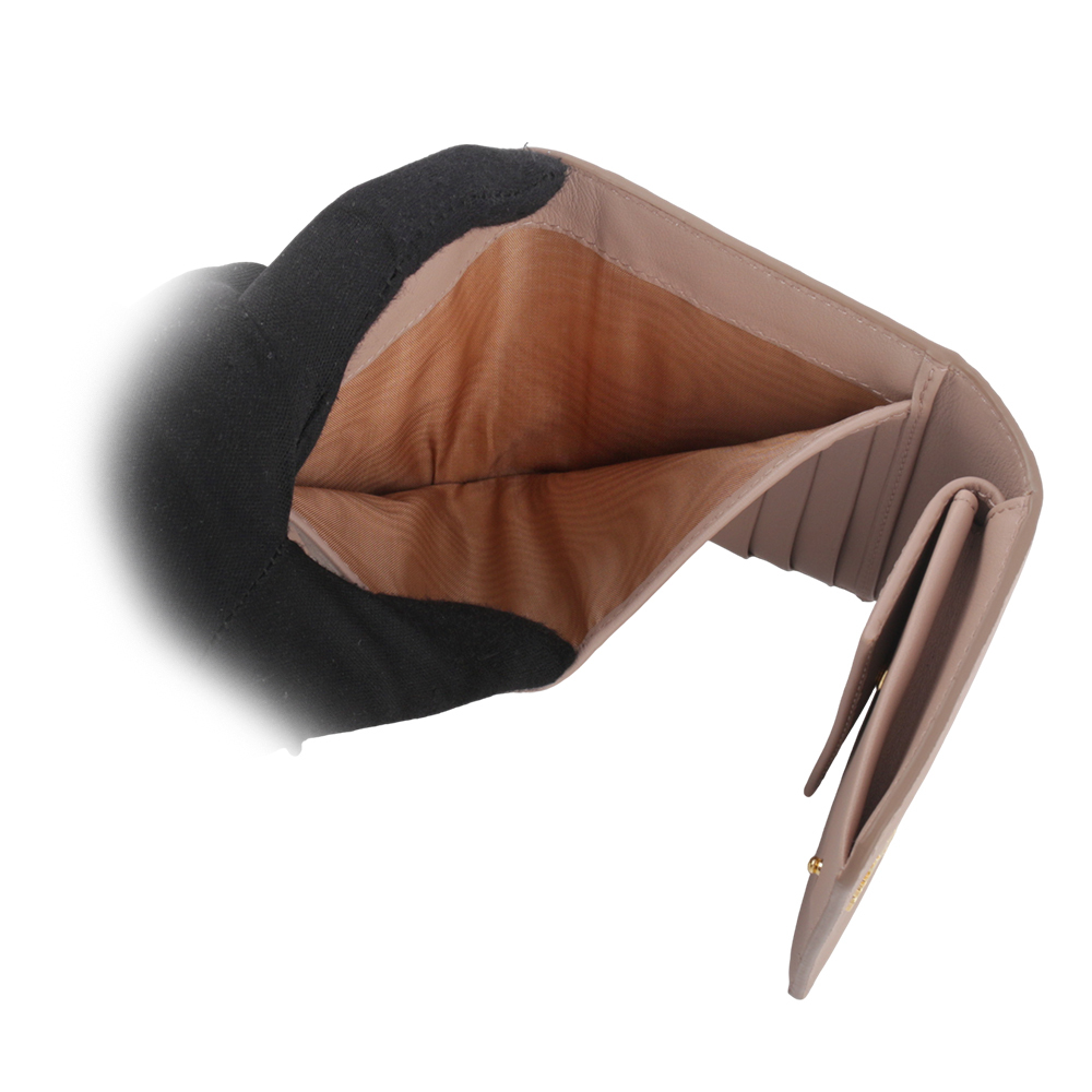 【PRADA】三角牌LOGO水波紋皮革暗釦三折短夾(藕粉色)  1MH176 2B6P F0236