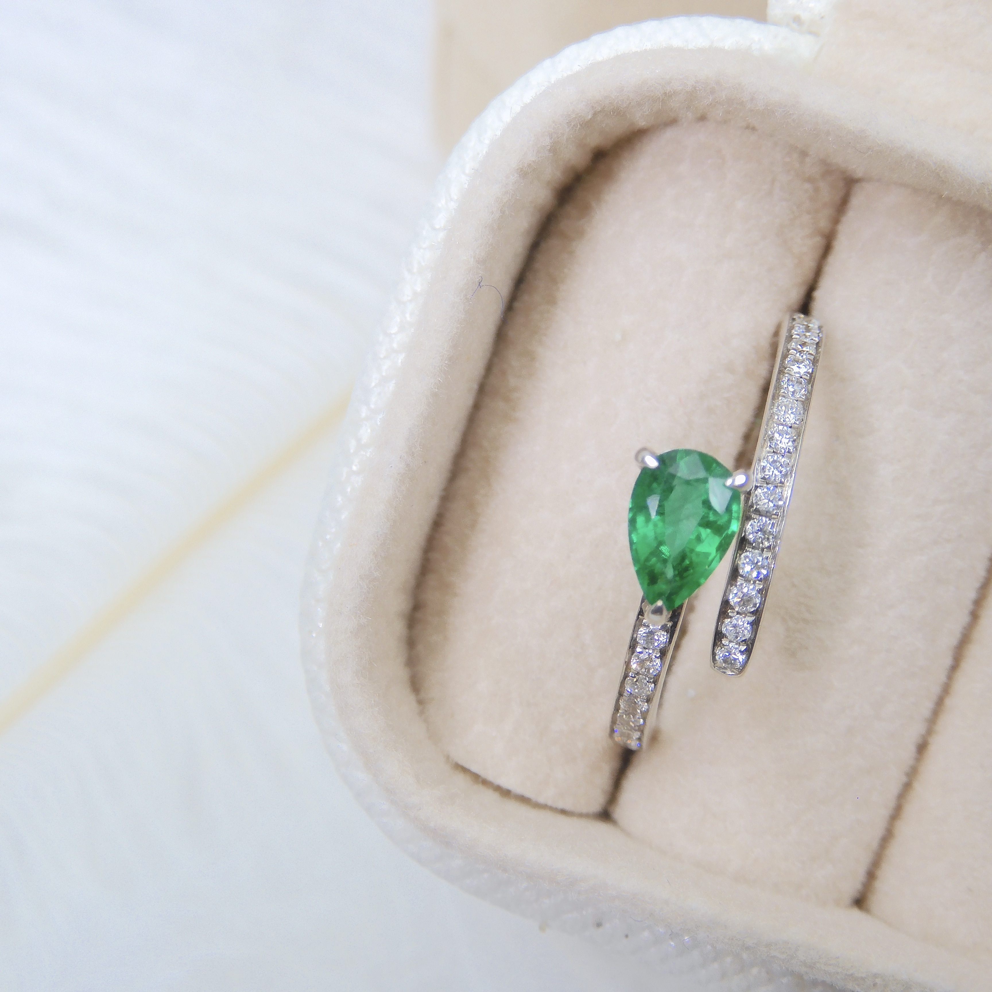 18K金 0.47ct 綠寶石戒指