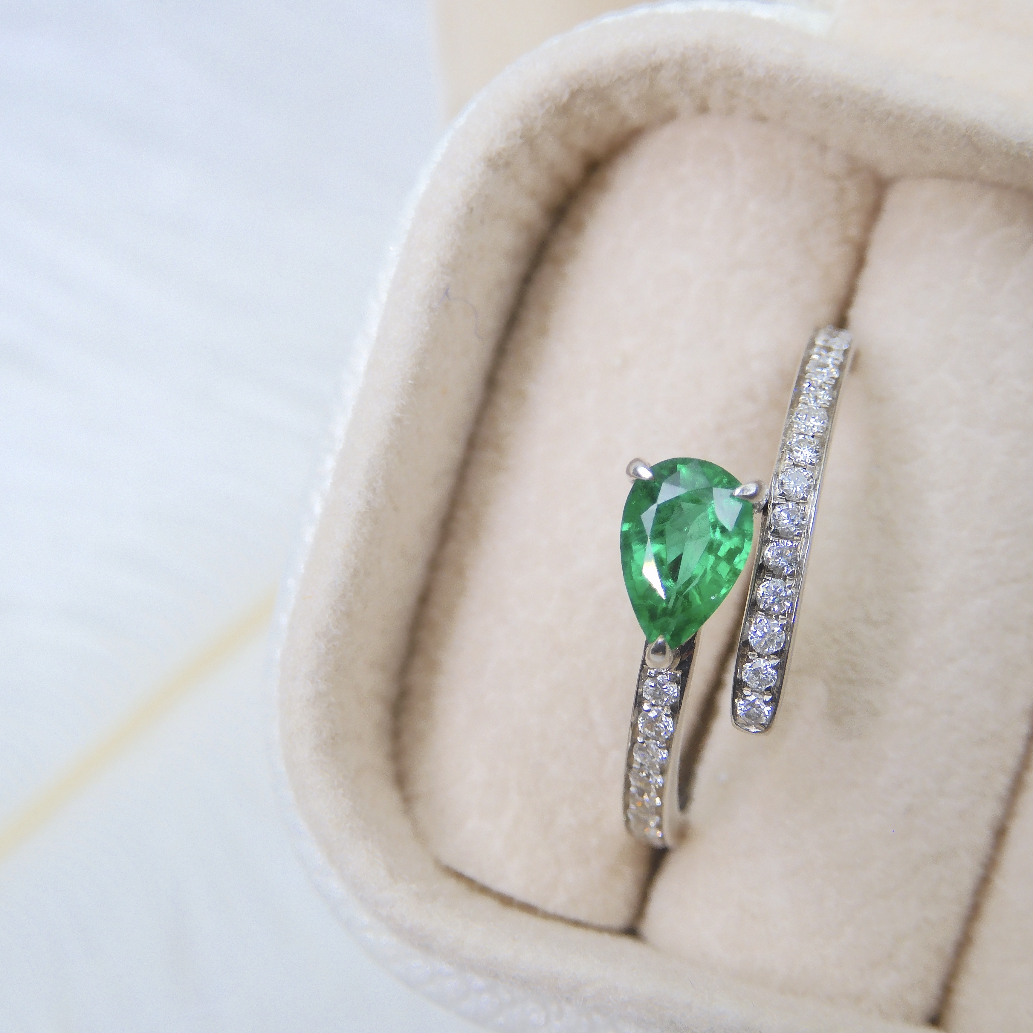 18K金 0.47ct 綠寶石戒指