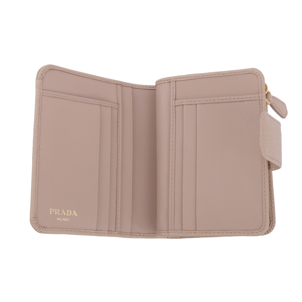 【PRADA】浮雕Logo水波紋拉鍊釦式厚款零錢短夾(藕粉色) 1ML018 2B6P F0236
