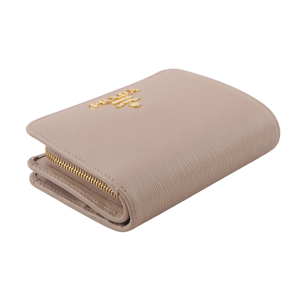 【PRADA】浮雕Logo水波紋拉鍊釦式厚款零錢短夾(藕粉色) 1ML018 2B6P F0236