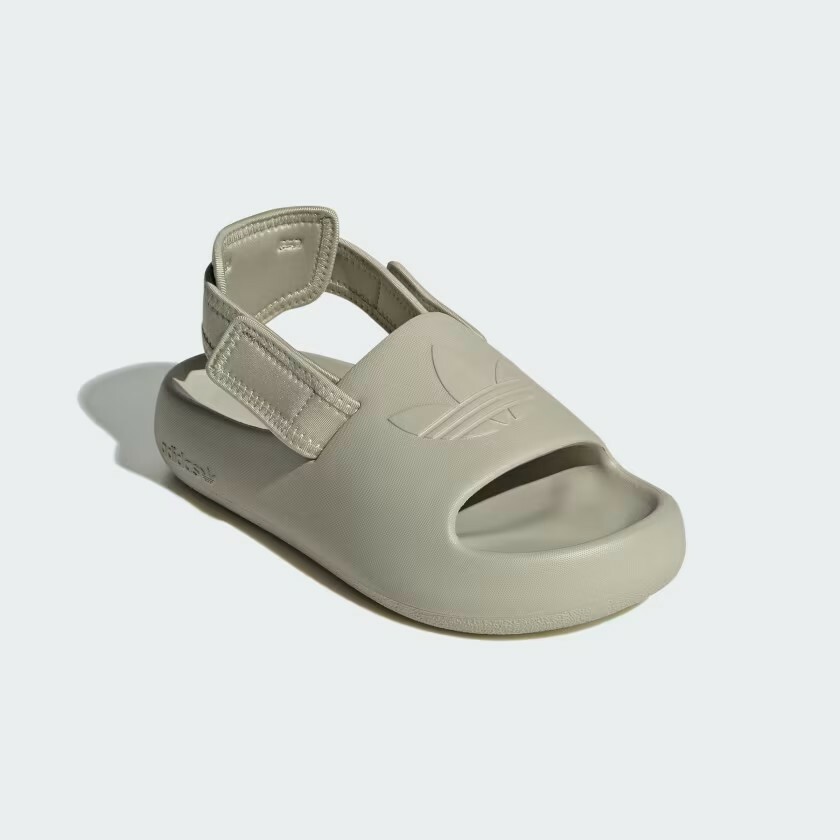 【adidas ADIFOM ADILETTE 兒童運動涼鞋 - 卡其 】