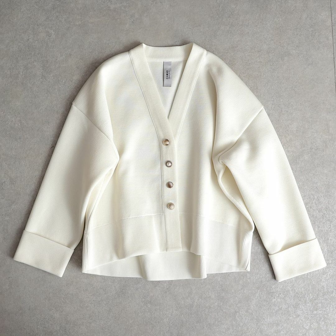 23設計師款針織外套