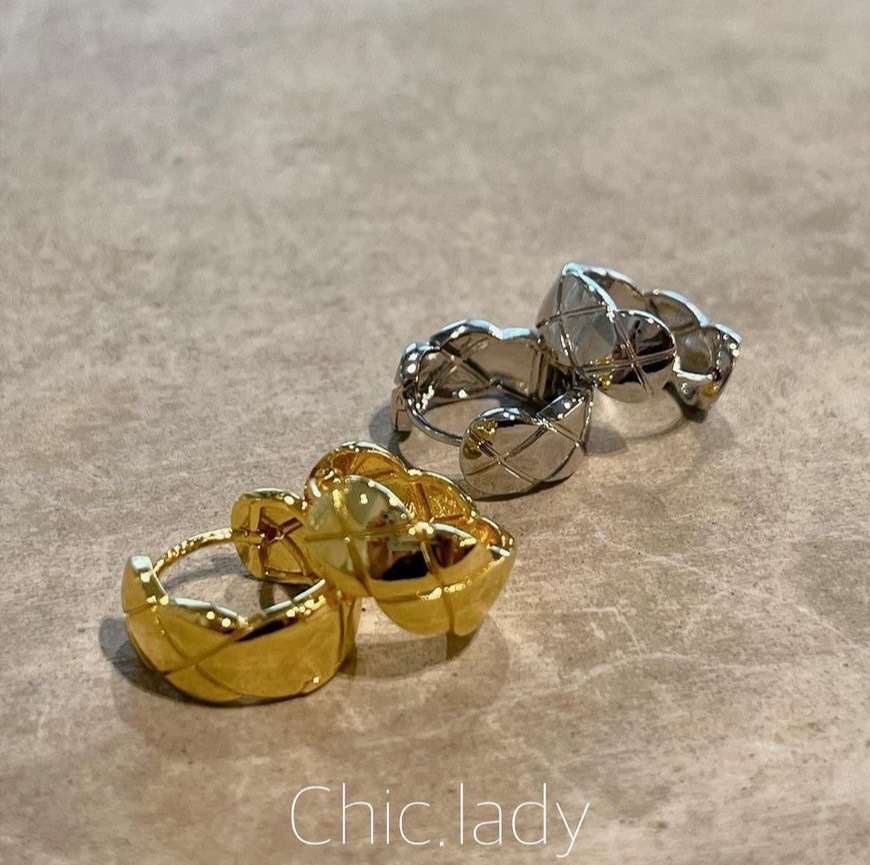 Earrings | 耳釦式菱格紋耳環