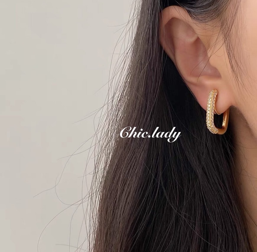 Earrings | 鑽釦耳夾