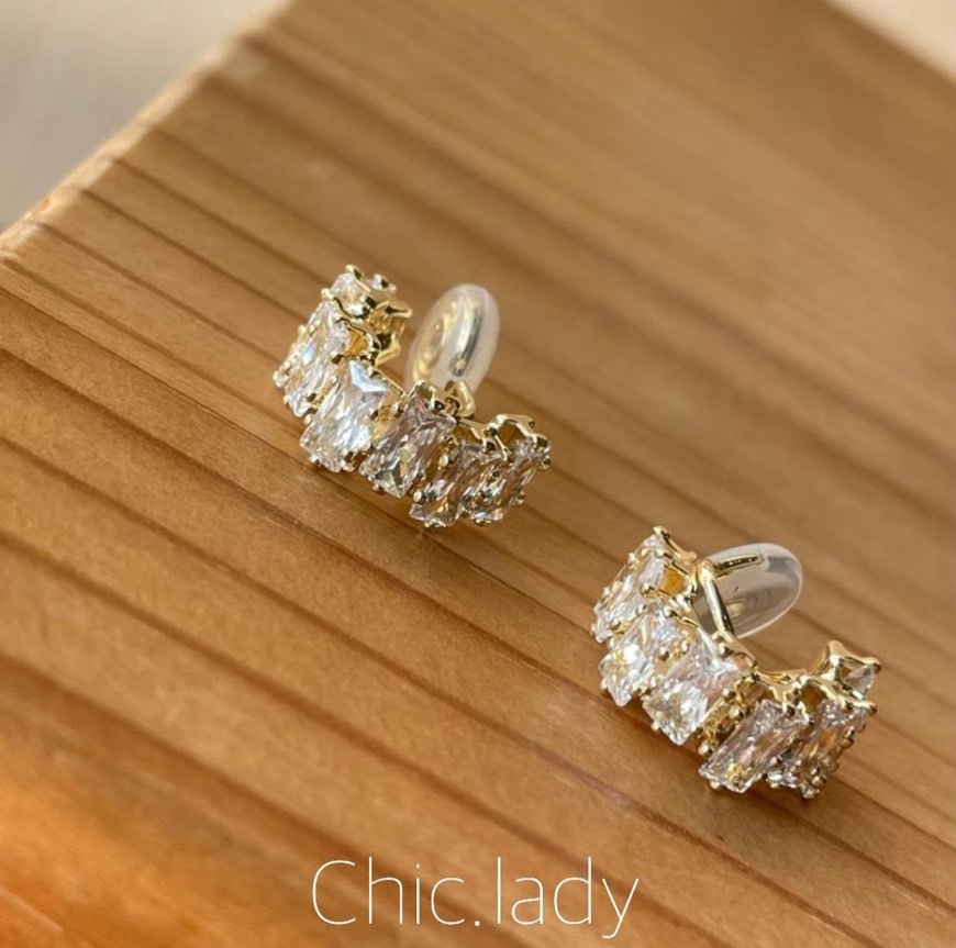 Earrings | 不規則排鑽耳夾