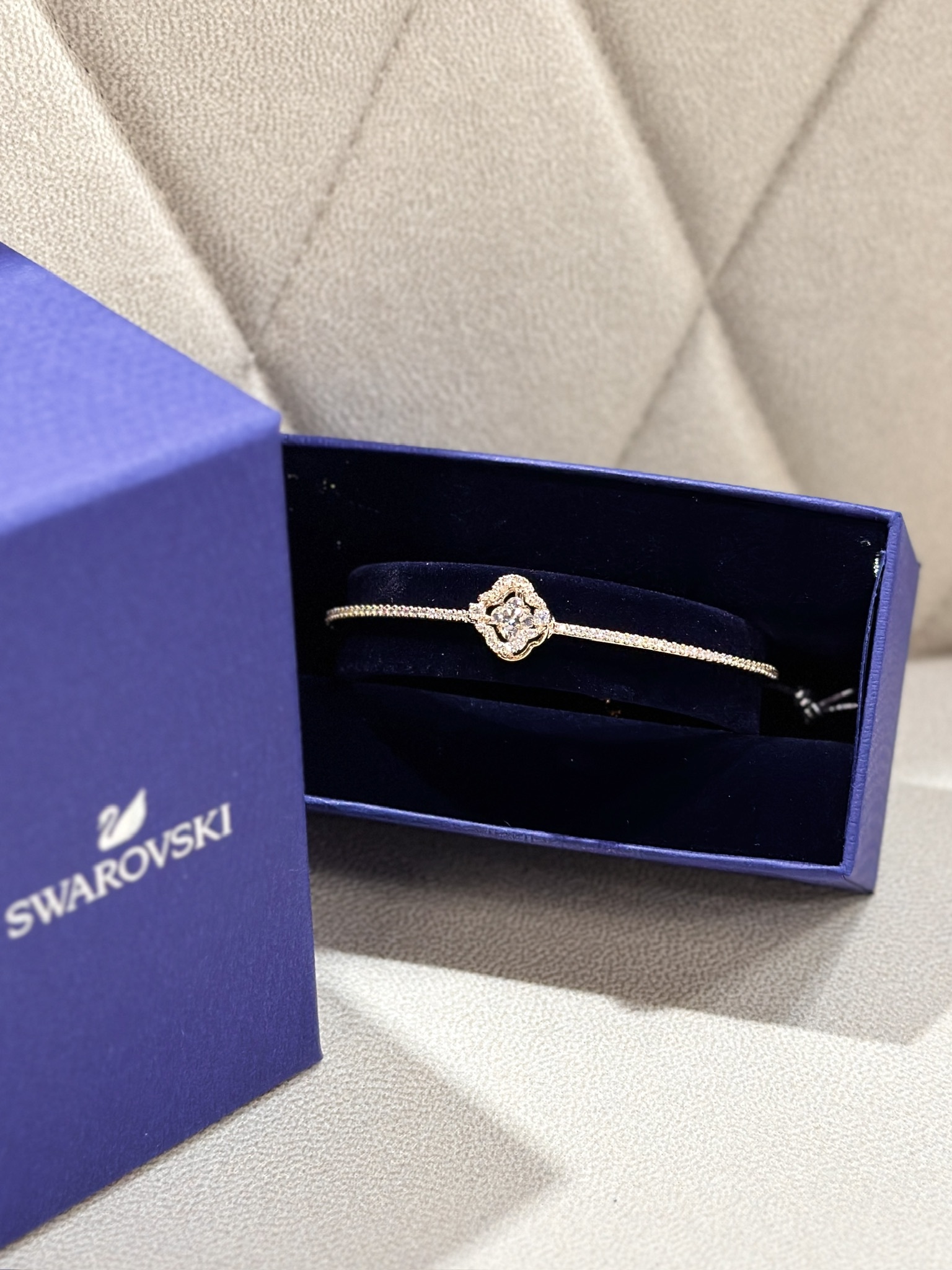 SWAROVSKI Sparkling Dance Clover Bangle 5642925