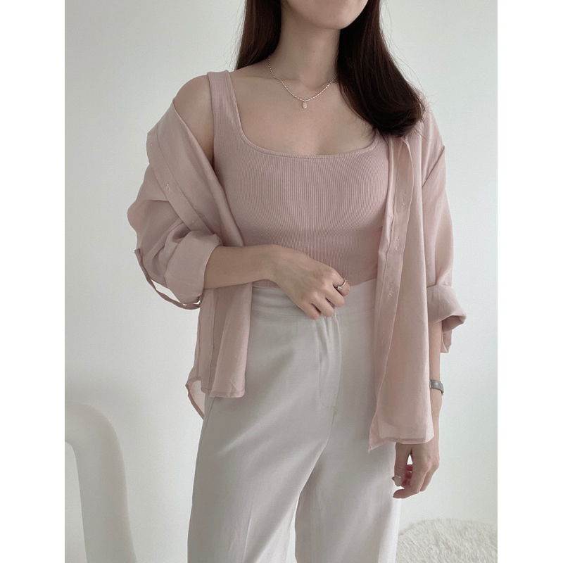 遮副乳 方領集中款背心 手捧杯